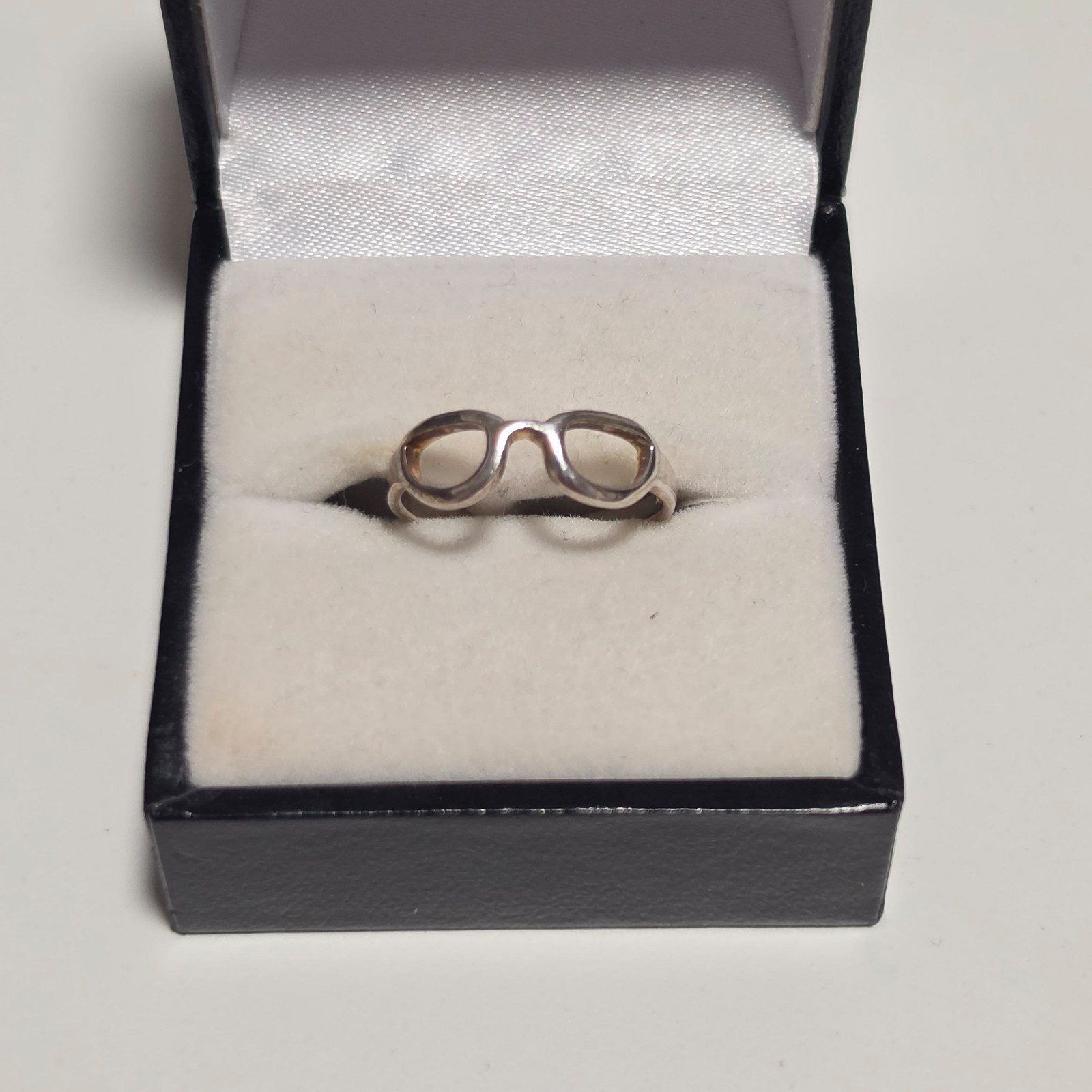 925 Sterling Silver Sunglasses Shaped Ring .b6