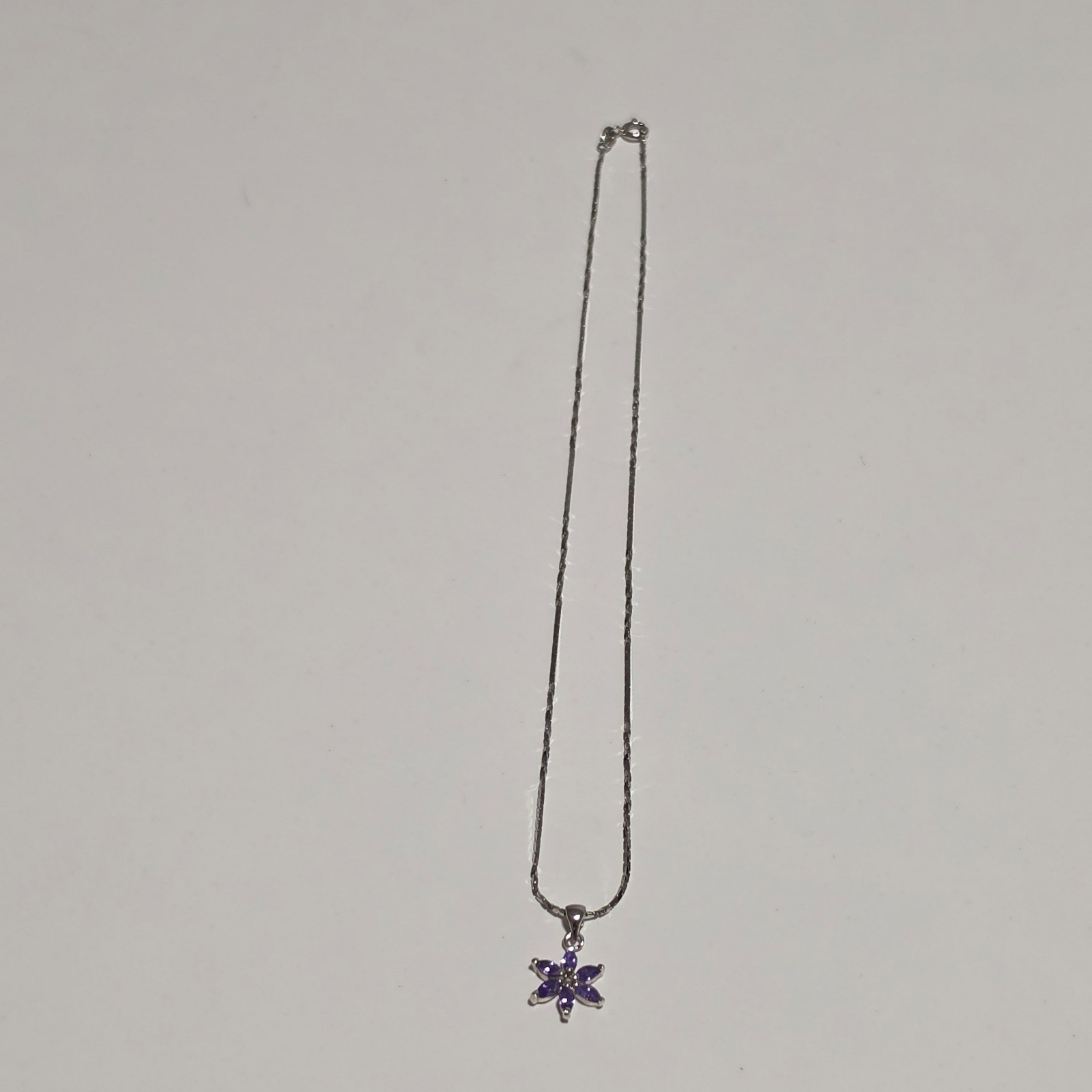 Silver Purple Flower Pendant Necklace .b6