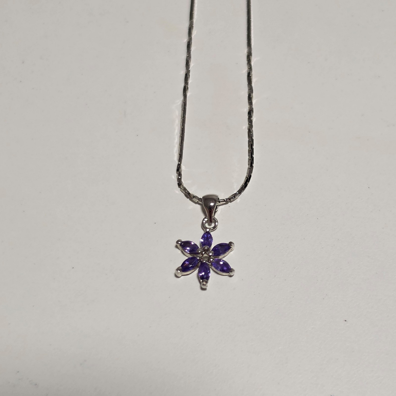 Silver Purple Flower Pendant Necklace .b6 image 3