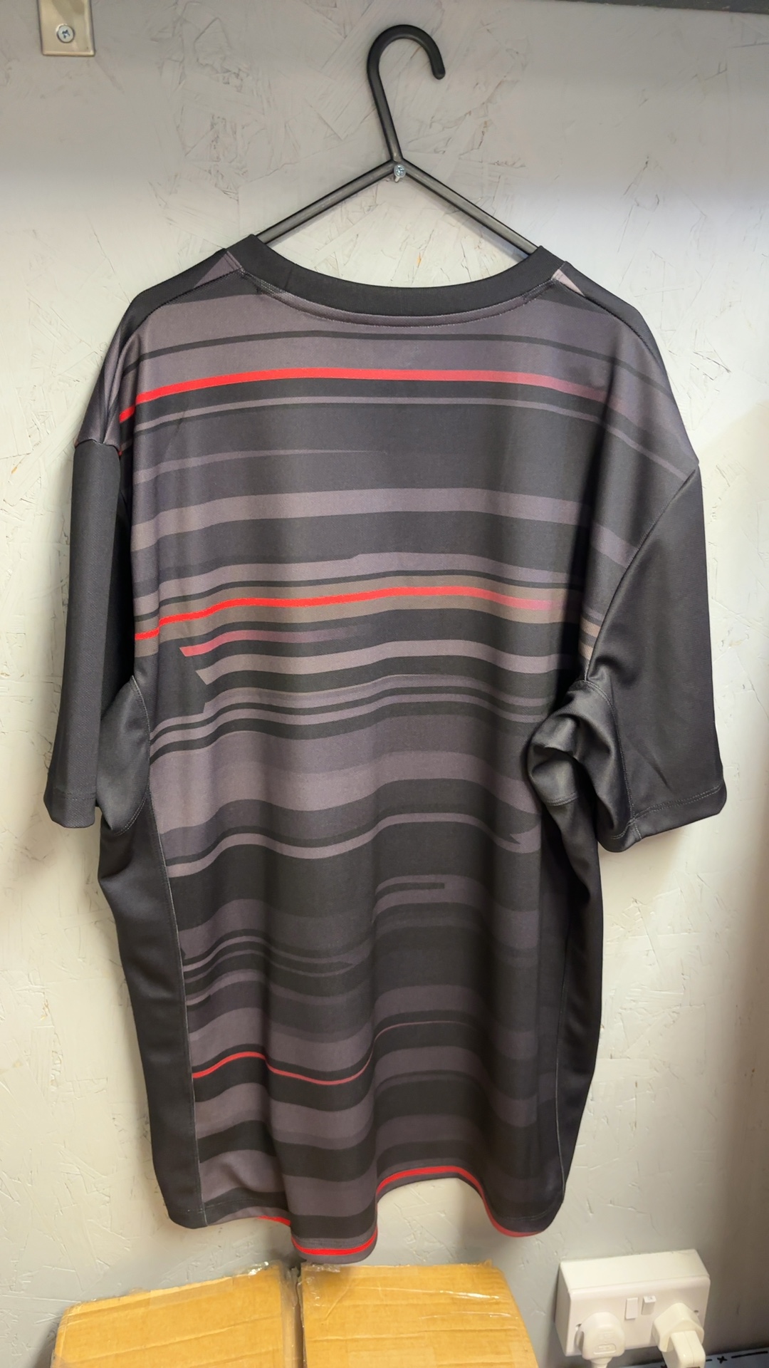 Nike Saracens Black & Red Rugby Jersey XL very good condition image 3