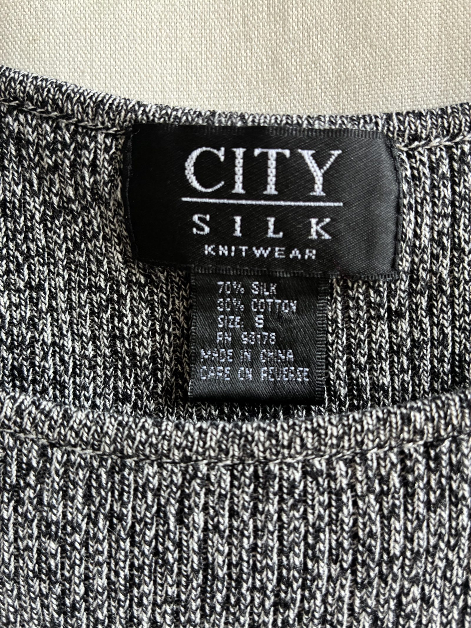 Vintage 90s/Y2K Minimalist Luxury City Silk Knit Tank Size Small image 2