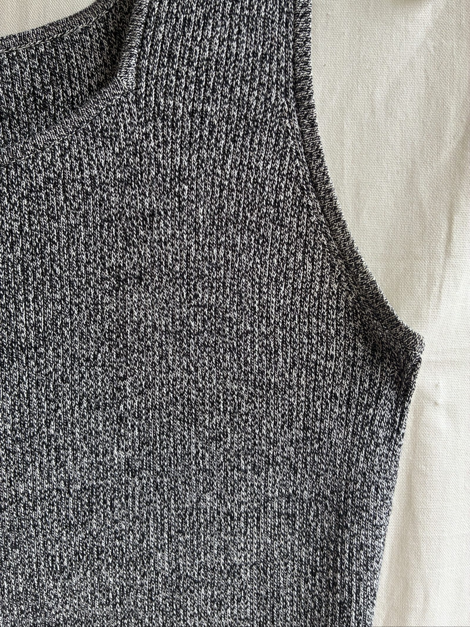 Vintage 90s/Y2K Minimalist Luxury City Silk Knit Tank Size Small image 3