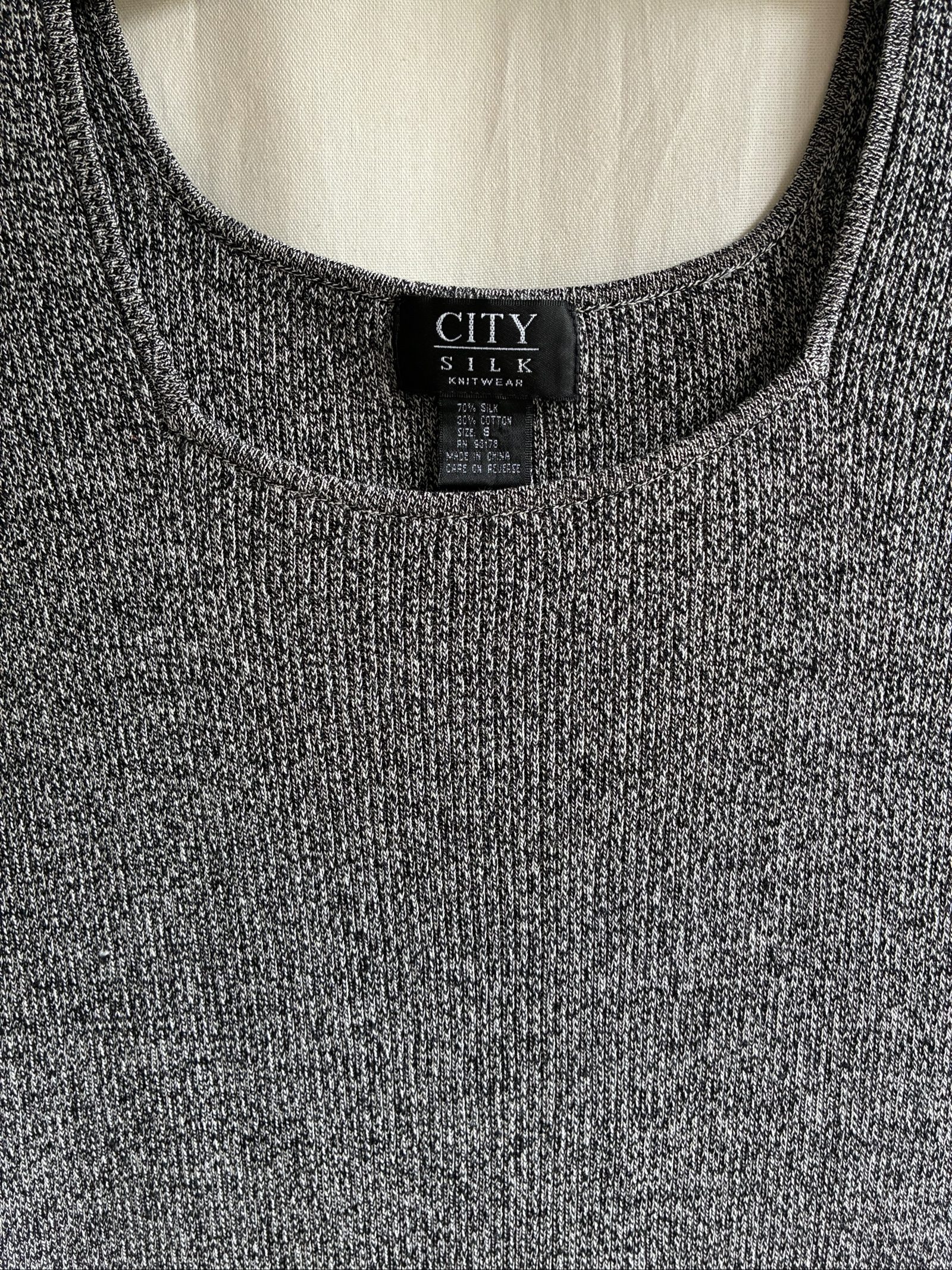 Vintage 90s/Y2K Minimalist Luxury City Silk Knit Tank Size Small image 4