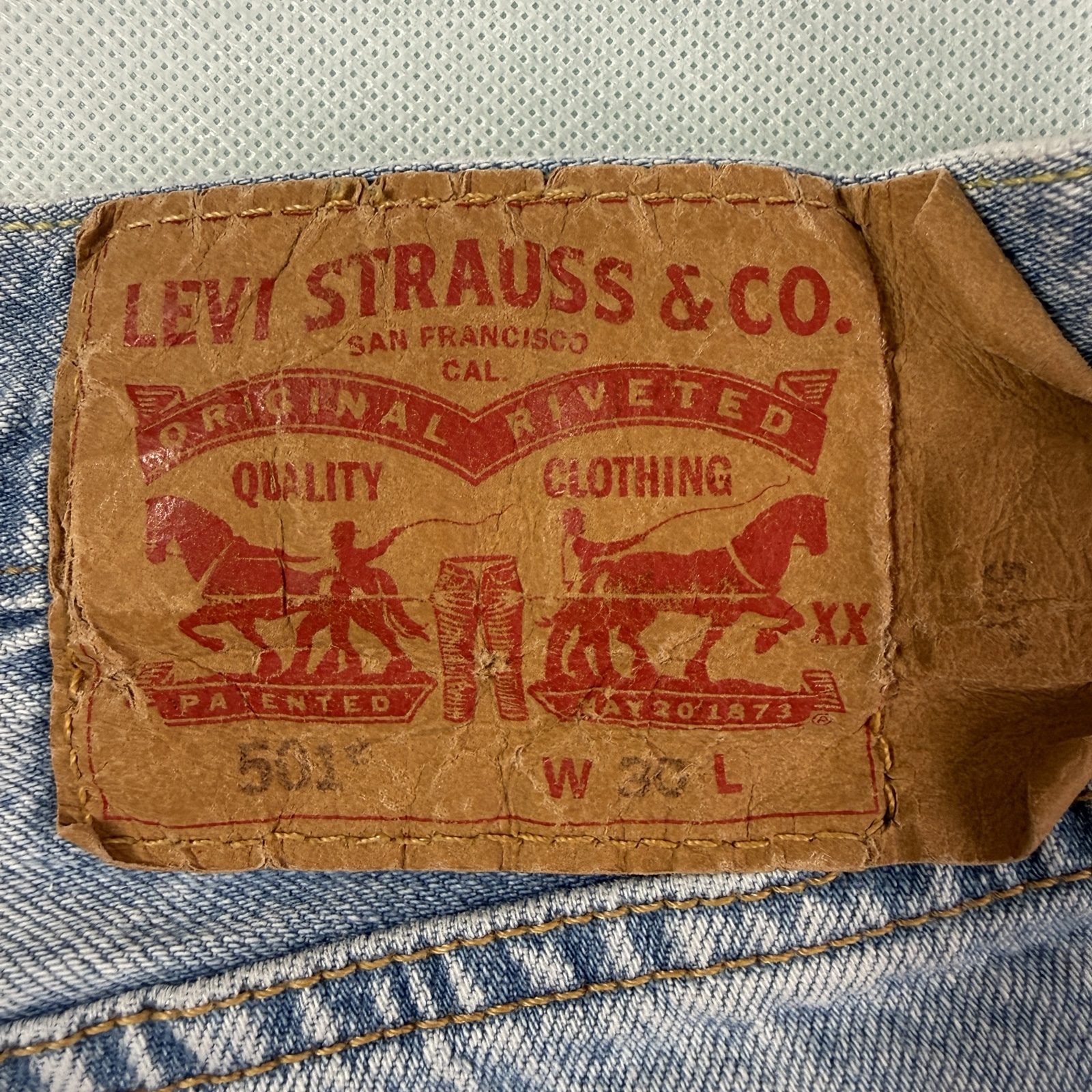 Levi’s 569 Men’s W30 Light Blue Denim Shorts Jorts Button Fly image 5