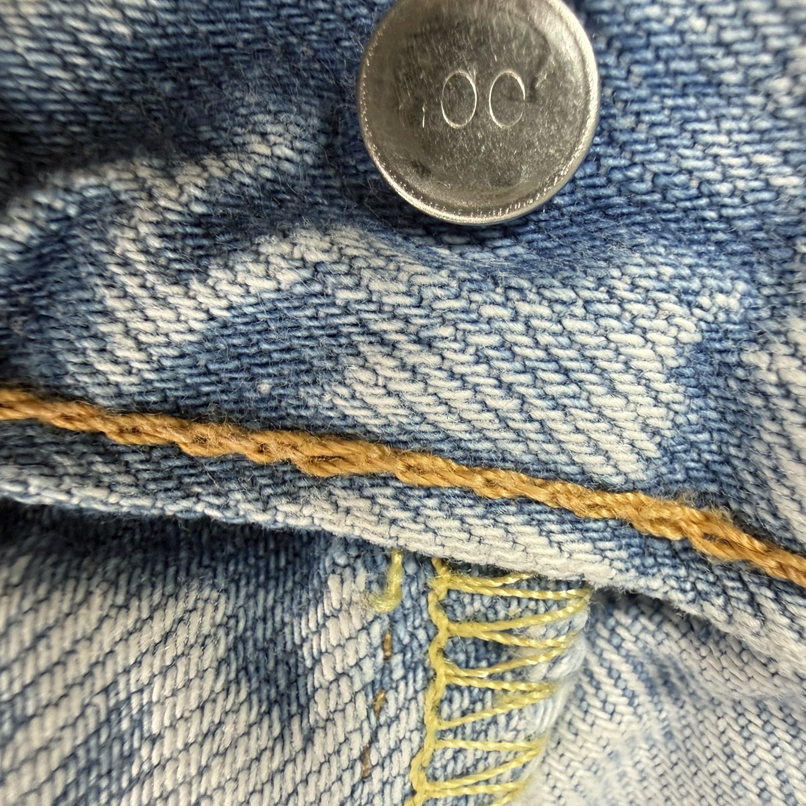 Levi’s 569 Men’s W30 Light Blue Denim Shorts Jorts Button Fly image 7
