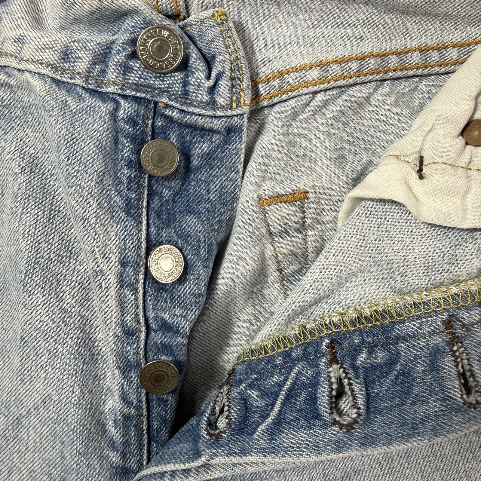 Levi’s 569 Men’s W30 Light Blue Denim Shorts Jorts Button Fly image 8