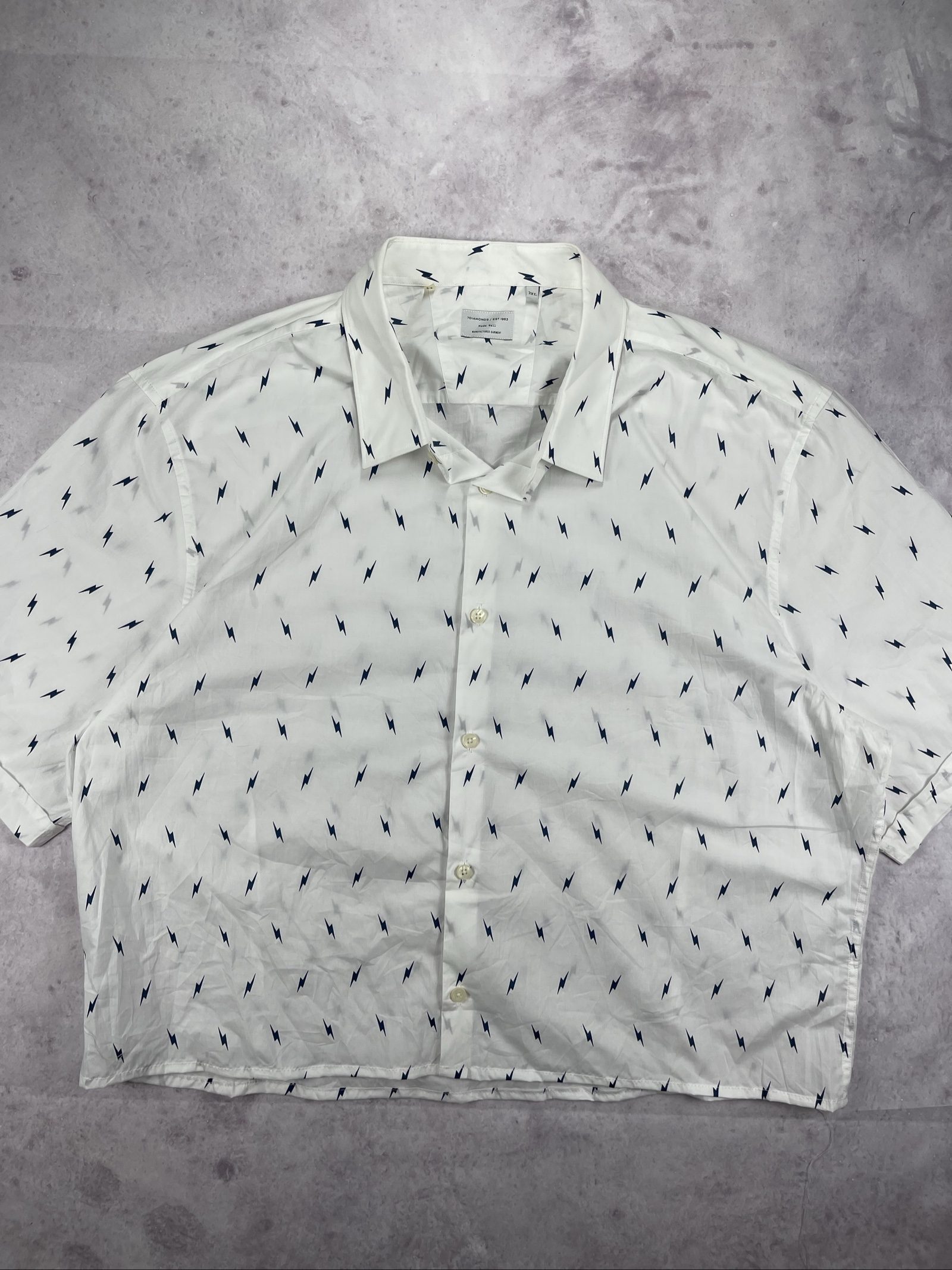 7Diamonds White & Black Lightning Bolt Cropped Shirt Large image 2