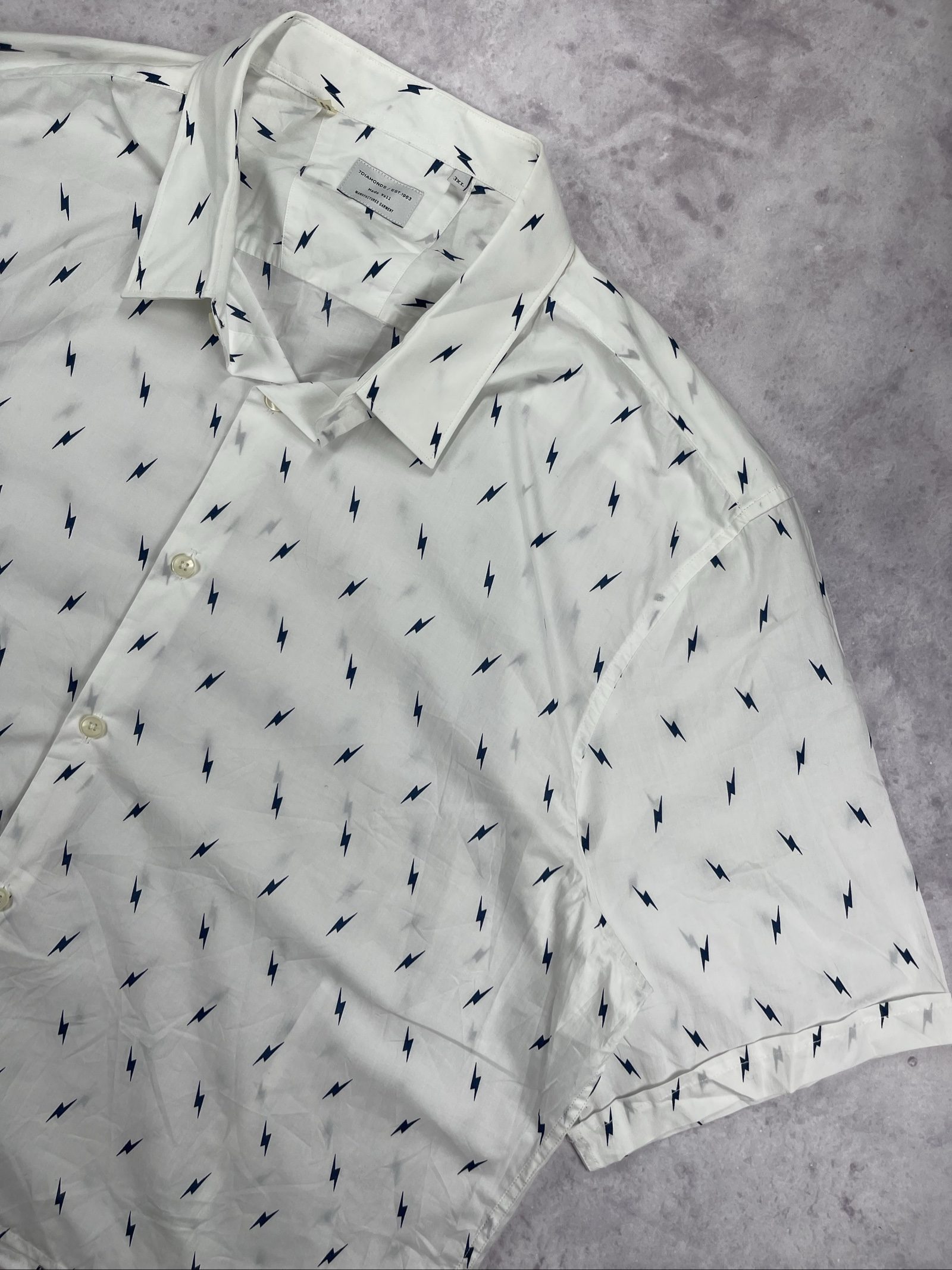 7Diamonds White & Black Lightning Bolt Cropped Shirt Large image 3