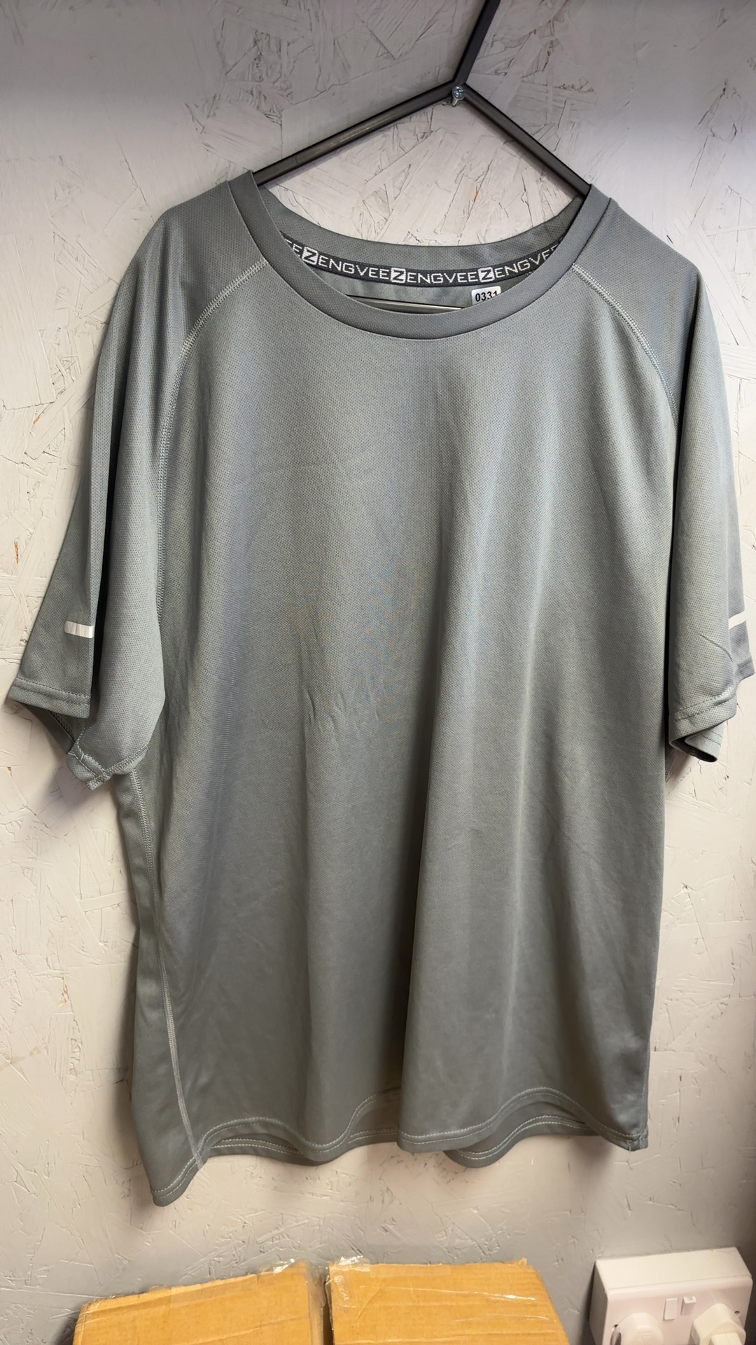 Engvee Grey Mesh Sports T-Shirt Large very good condition
