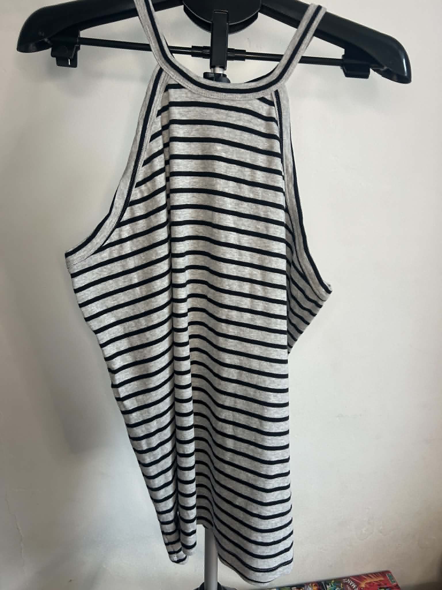 Tu Women Grey & Black Striped Tank Top ideal layering piece Size 26 97% cotton