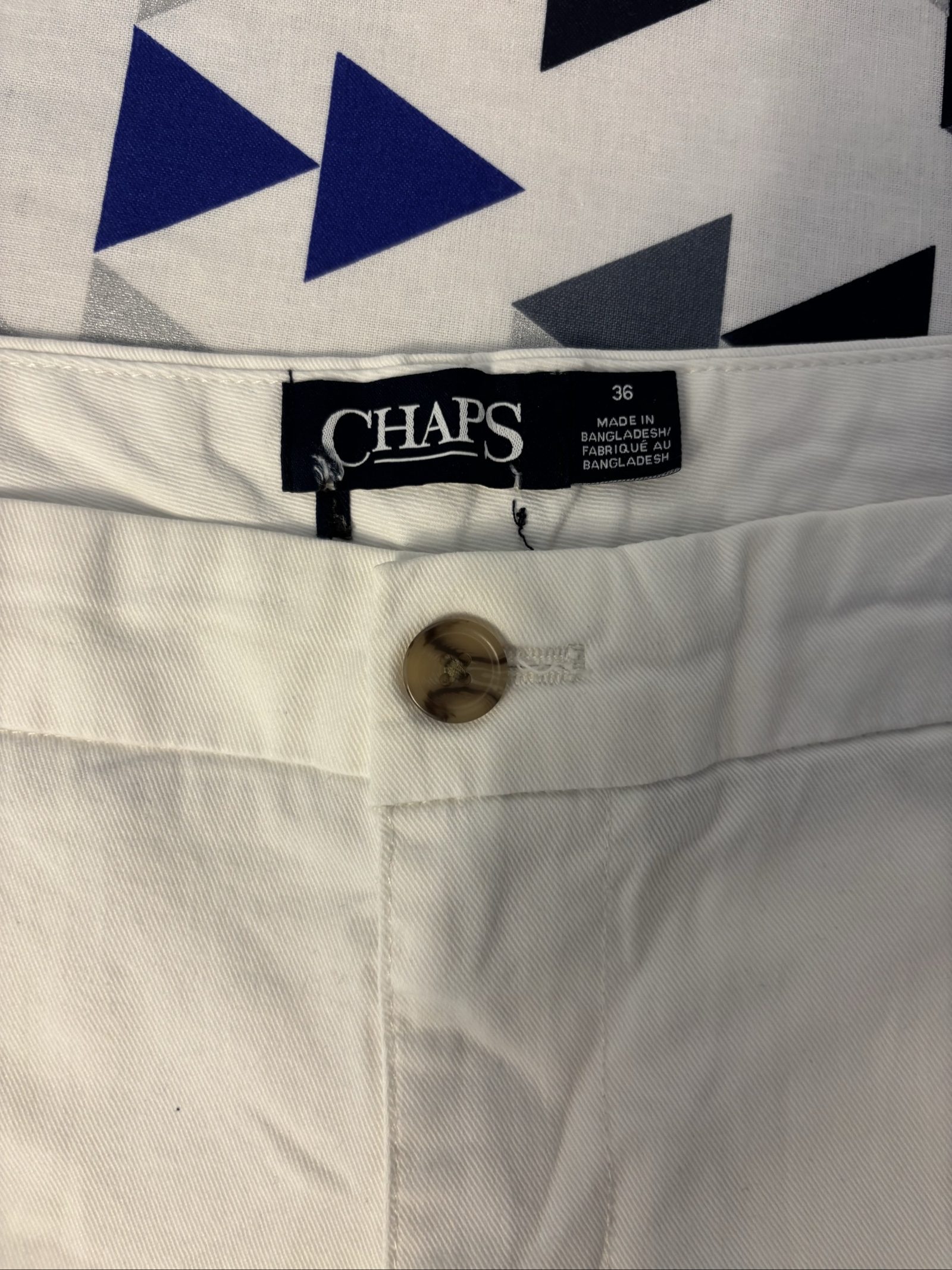 CHAPS Men's White Cotton Blend Chino Shorts 36 image 2