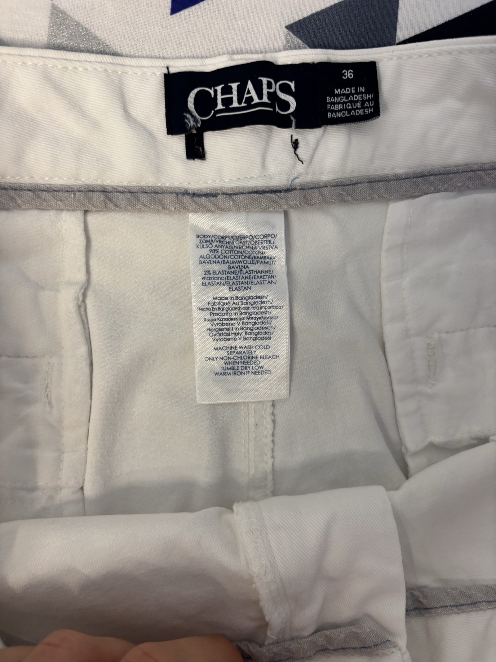 CHAPS Men's White Cotton Blend Chino Shorts 36 image 3