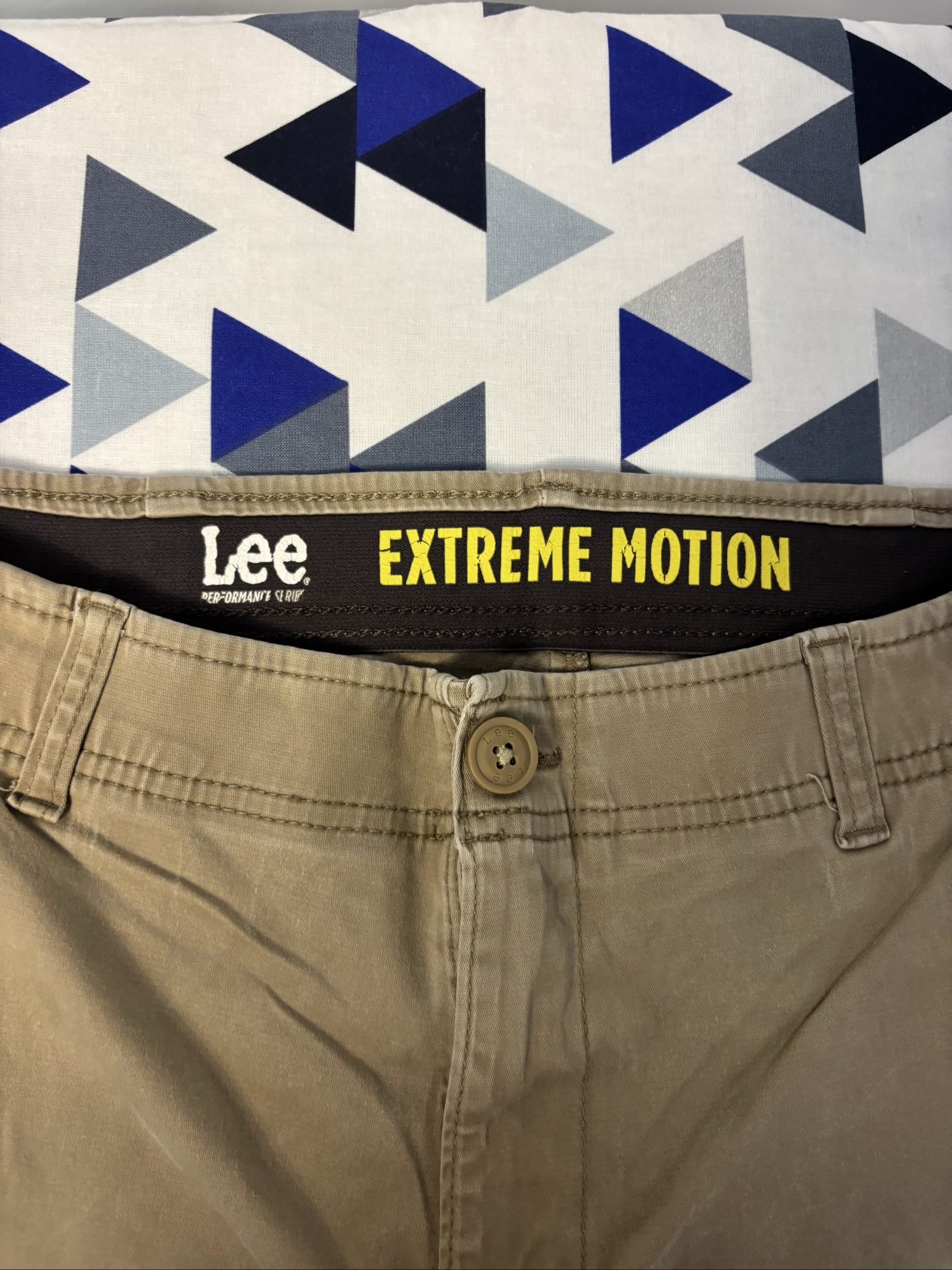 Lee Mens Beige Extreme Motion Twill Shorts 32 image 2
