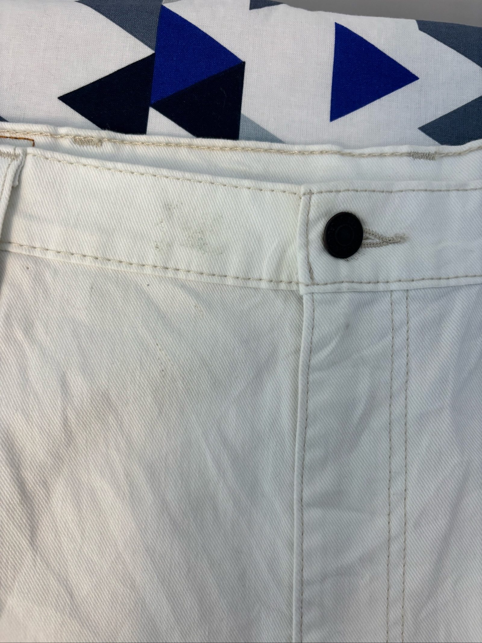 Levi's White Denim 569 Loose Fit Shorts 42 Waist image 4