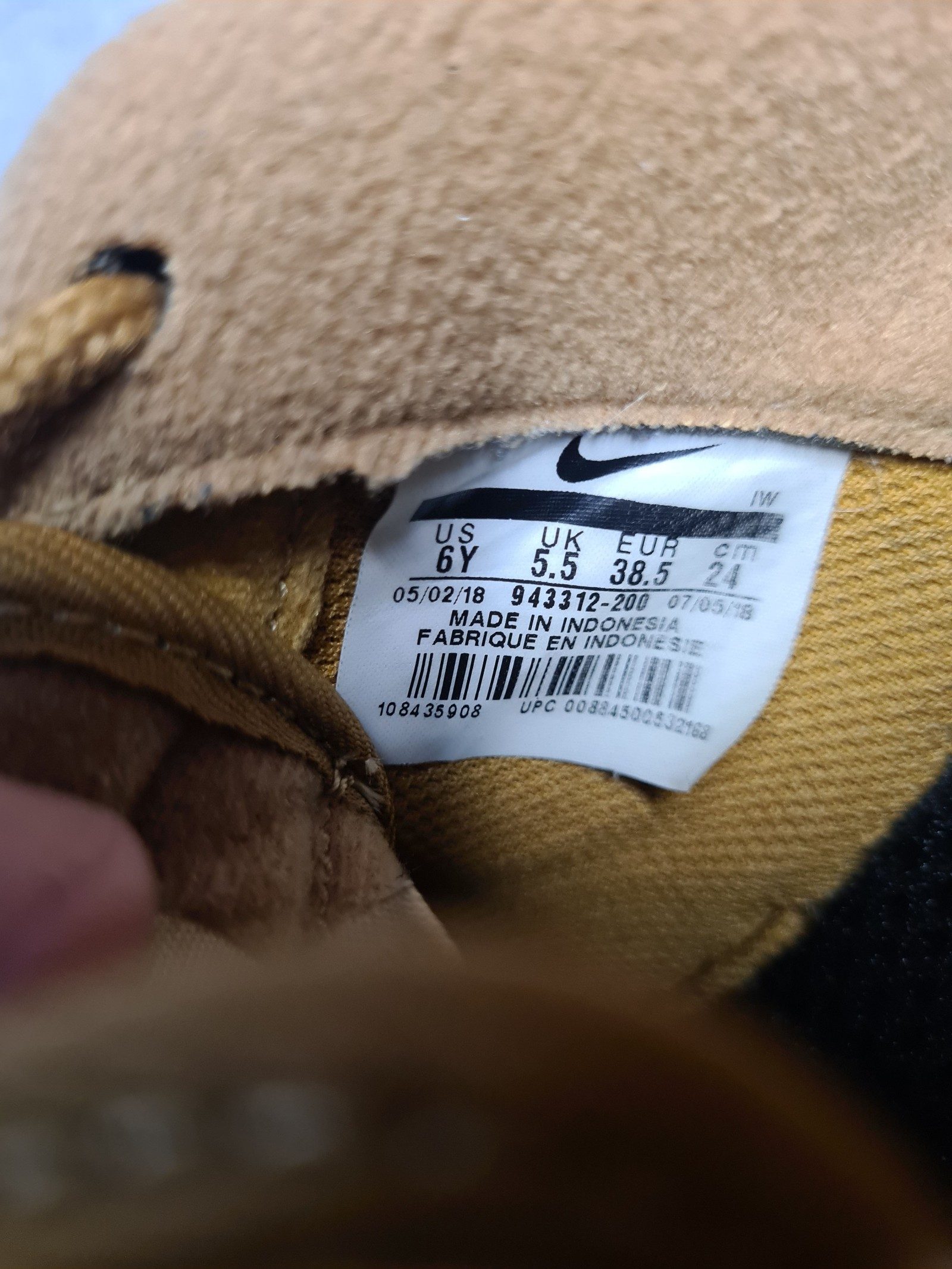 Nike Air Low Top Sneakers Beige Brown UK 10 image 8