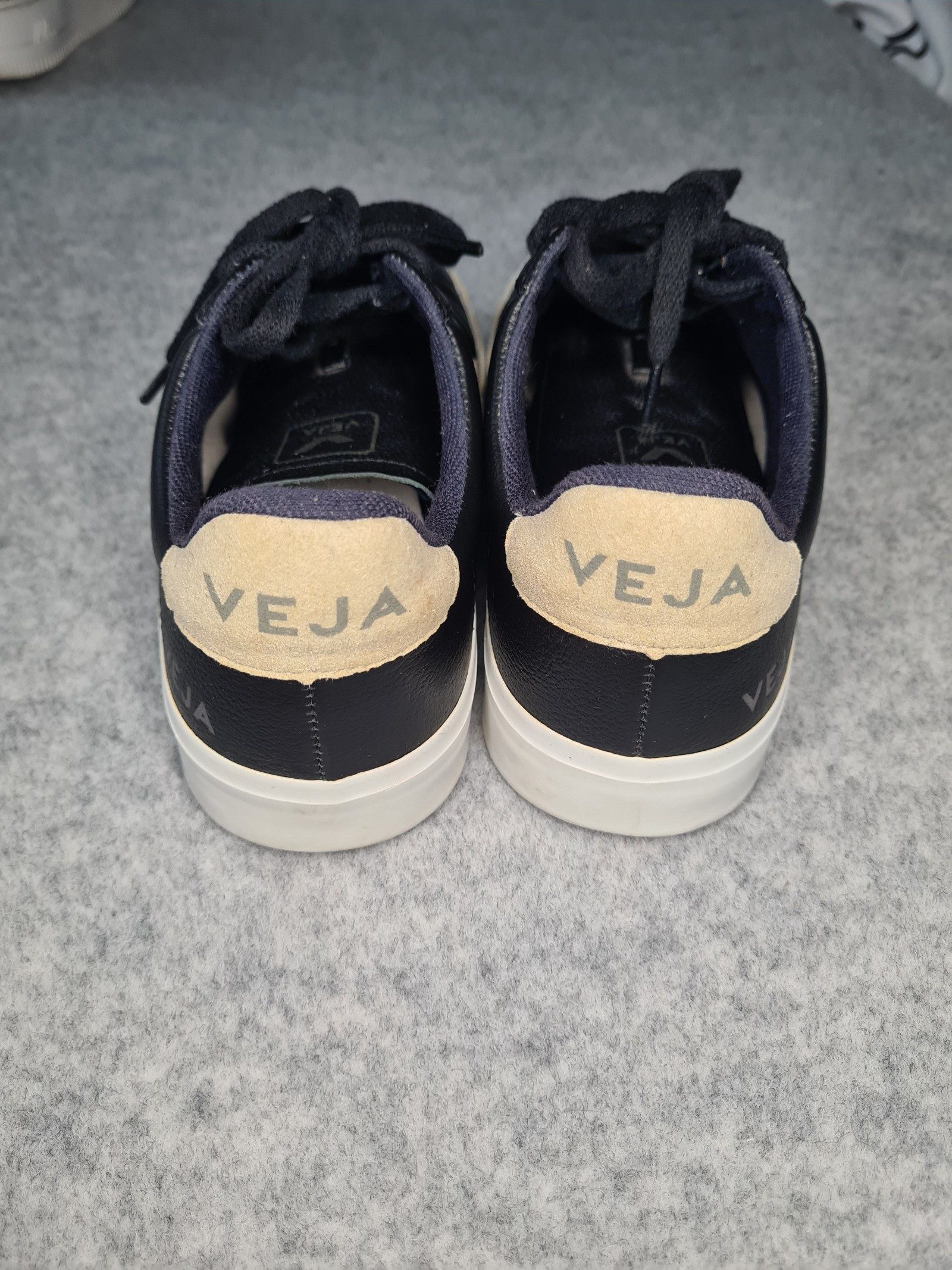 Veja Women’s Black Blue Beige Casual Trainers Size 38 UK 4 image 3