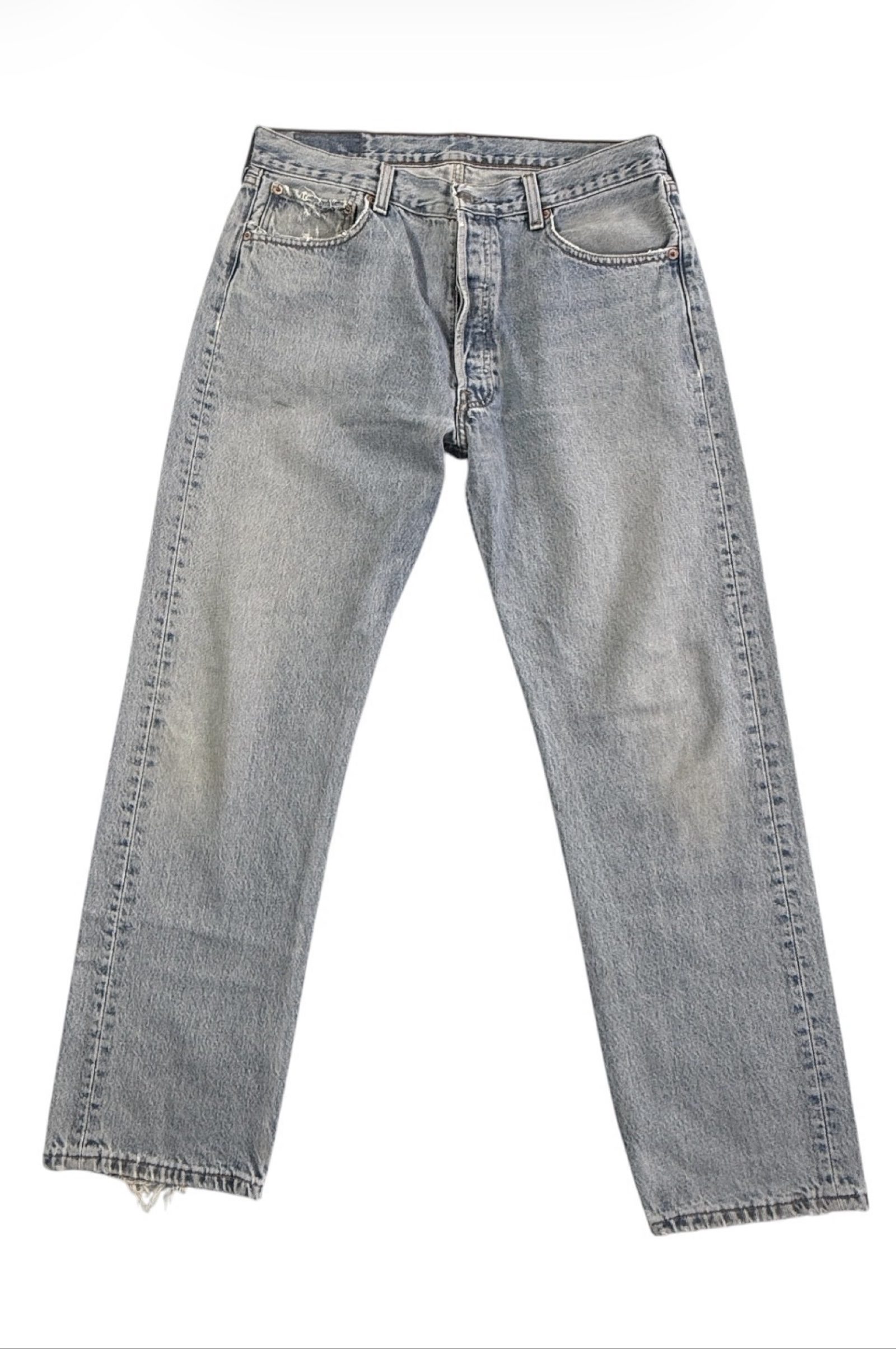 Vintage Levi’s 501 Jeans W34 L30 Made in USA 1997 Light Blue Denim