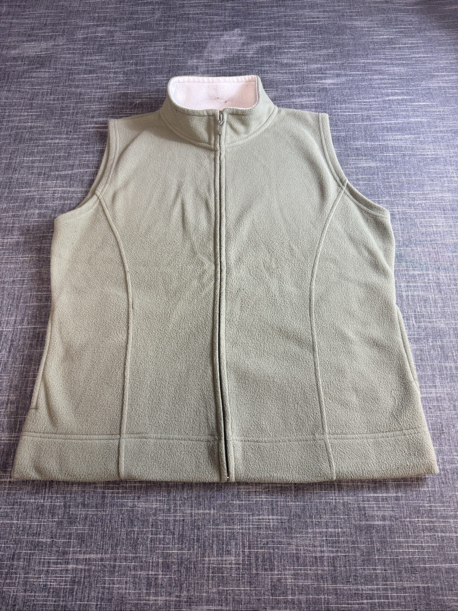 ISLE Essentials Women’s Sleeveless Fleece Gilet Large Sage Green 100% Polyester