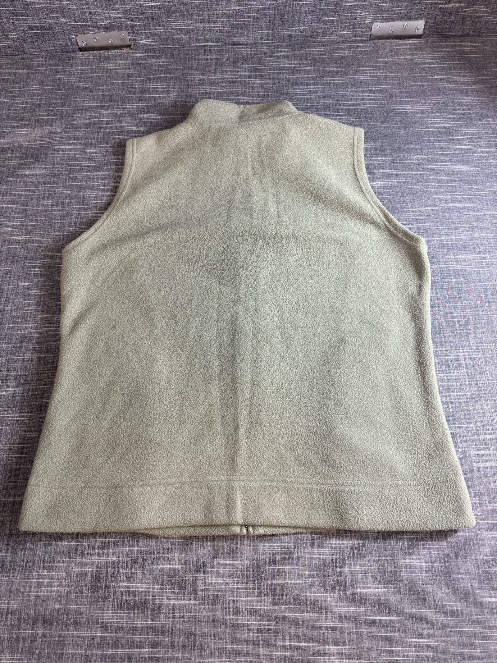 ISLE Essentials Women’s Sleeveless Fleece Gilet Large Sage Green 100% Polyester image 4