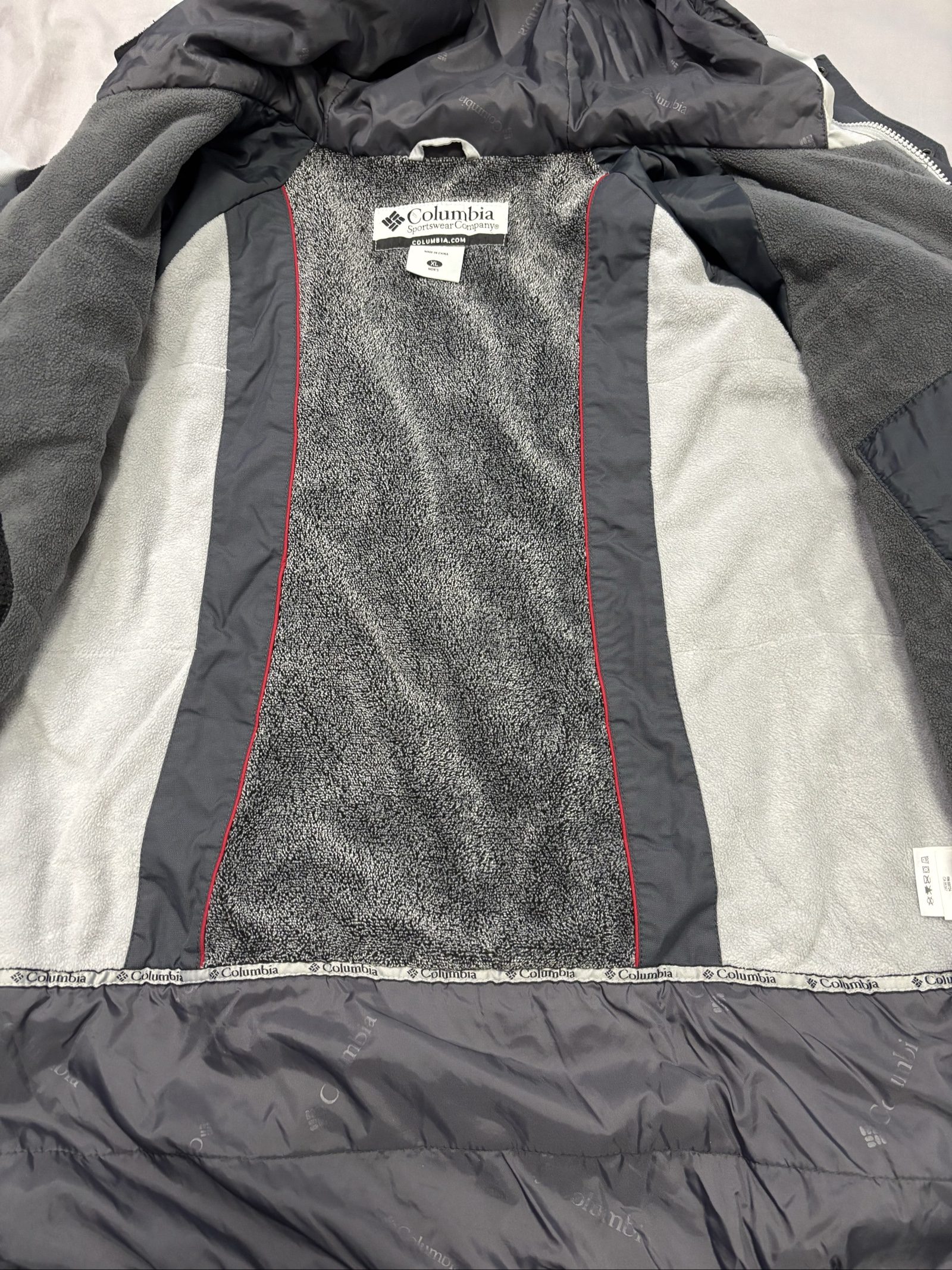 Columbia Men's Grey, Red & Dark Grey Hooded Jacket XL Waterproof y2k vintage image 6