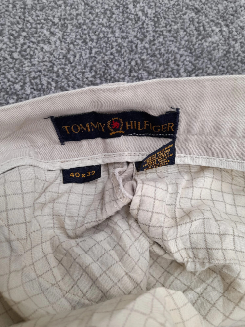 Tommy Hilfiger with a buttoned back pocket,Beige,40" image 3