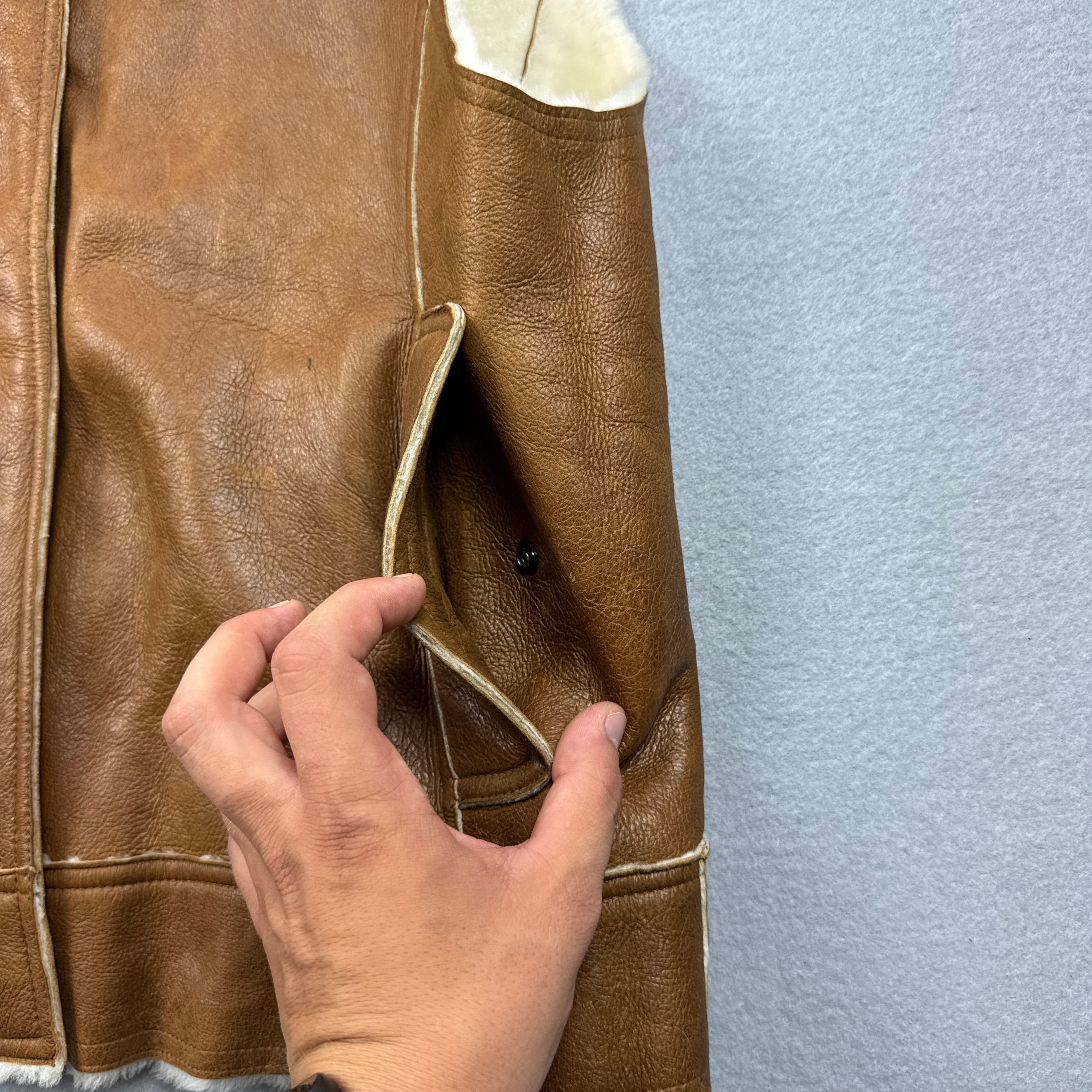 Women`s Burberry London Brown Shearling Leather Sheepskin Vest Size M image 6