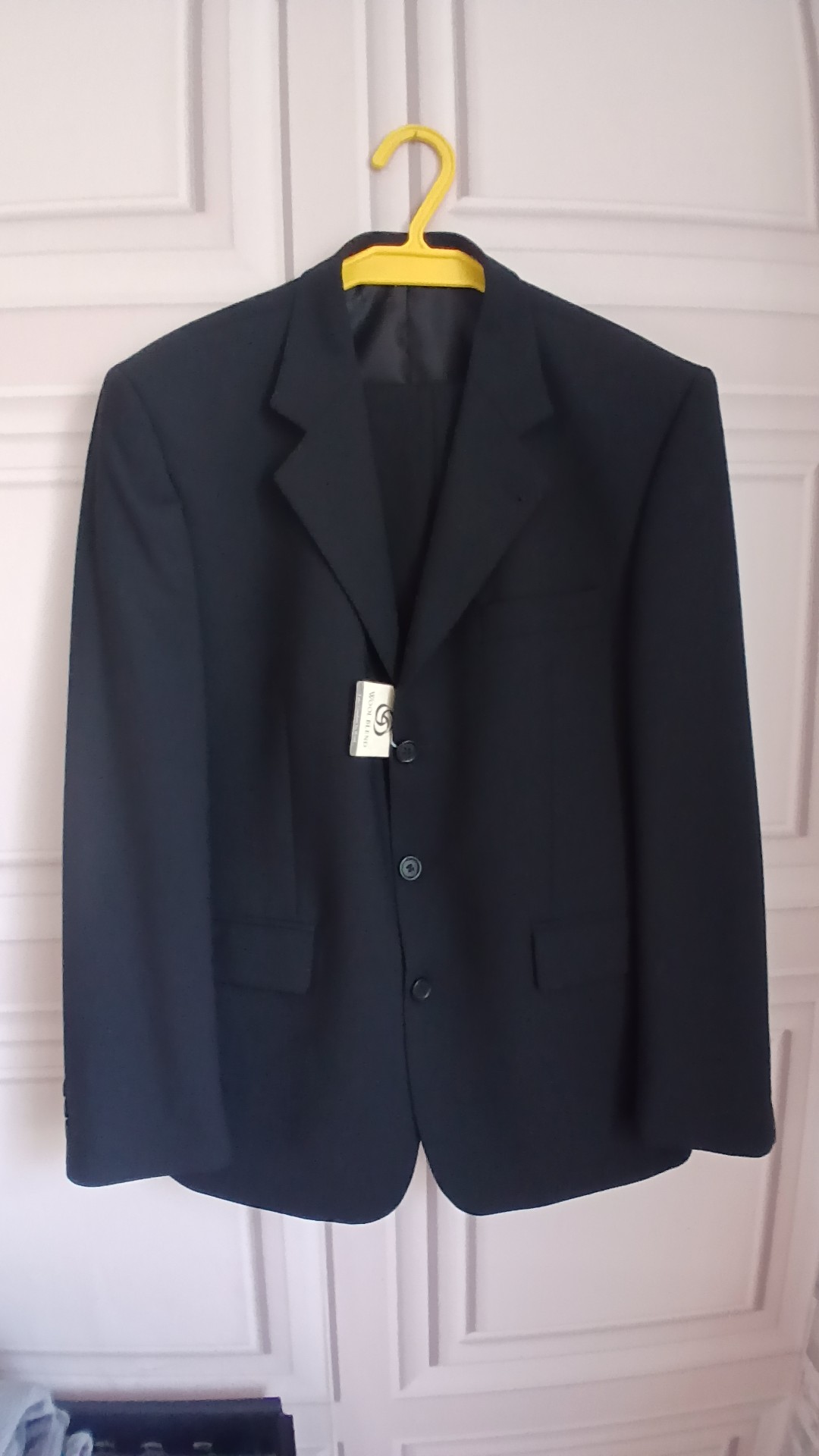 Blend Black Suit 40 Chest/ 34 W 29" L Classic Fit Never worn