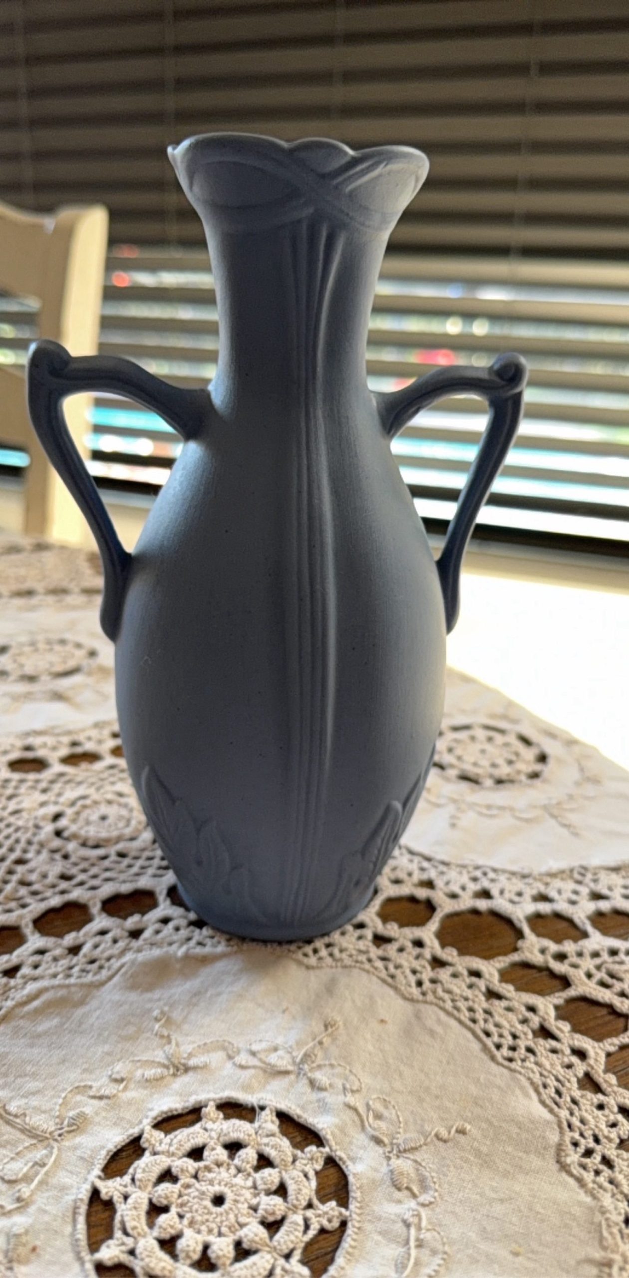 Blue & White 2-Handled Base(Lefton?) image 3