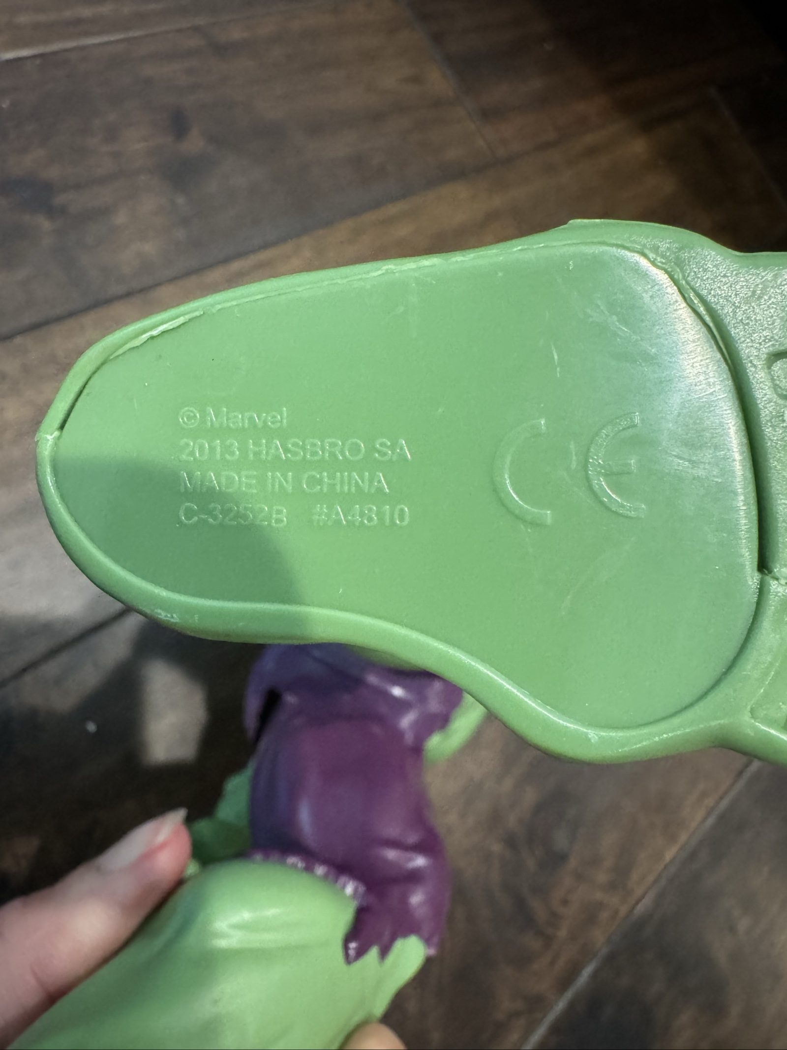 Hasbro Marvel Green Hulk Action Figure 2013 image 3