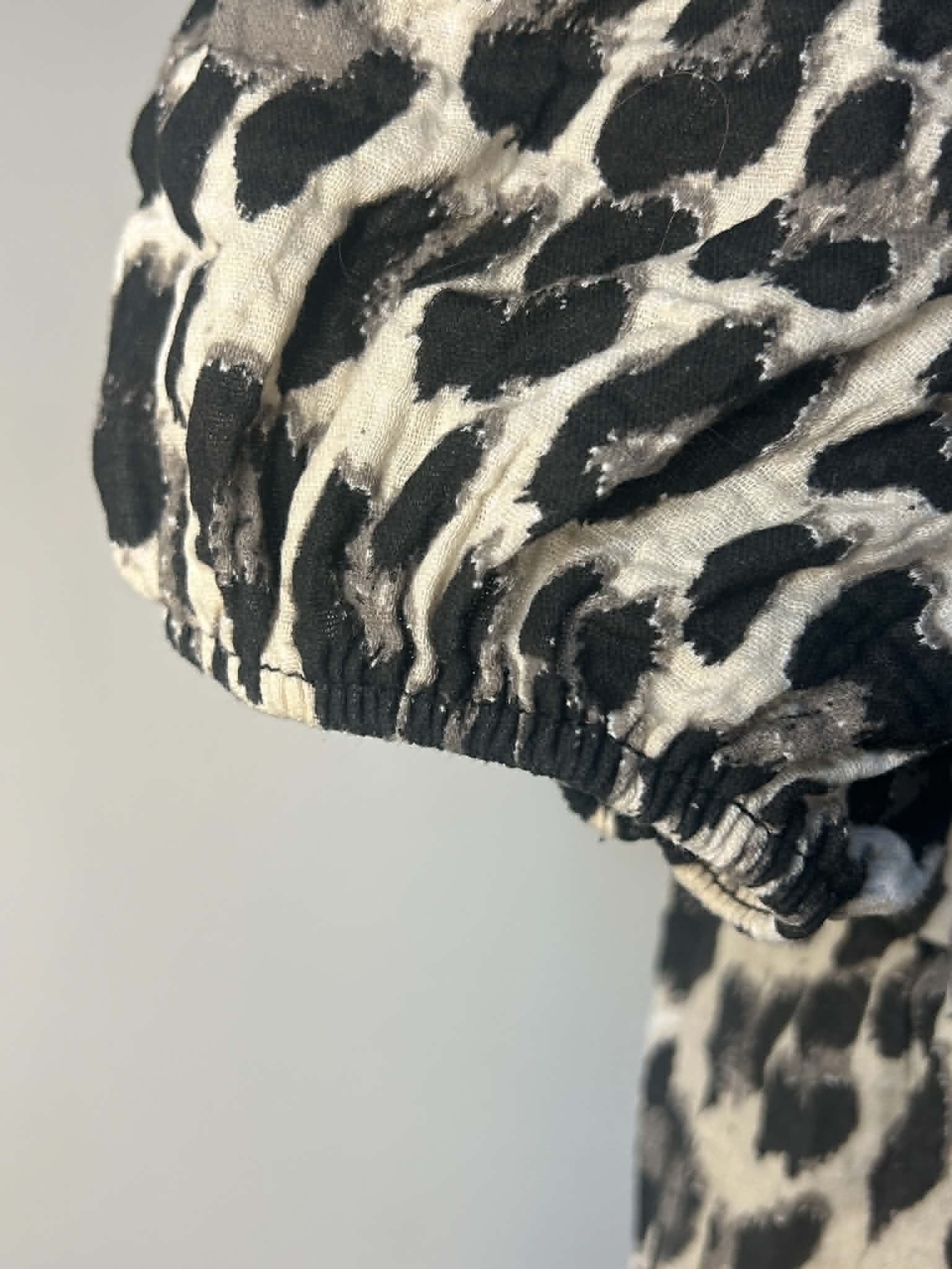 Unbranded Black & cream Leopard Print 100% Cotton Puff Sleeve Blouse in excellent condition one size image 4