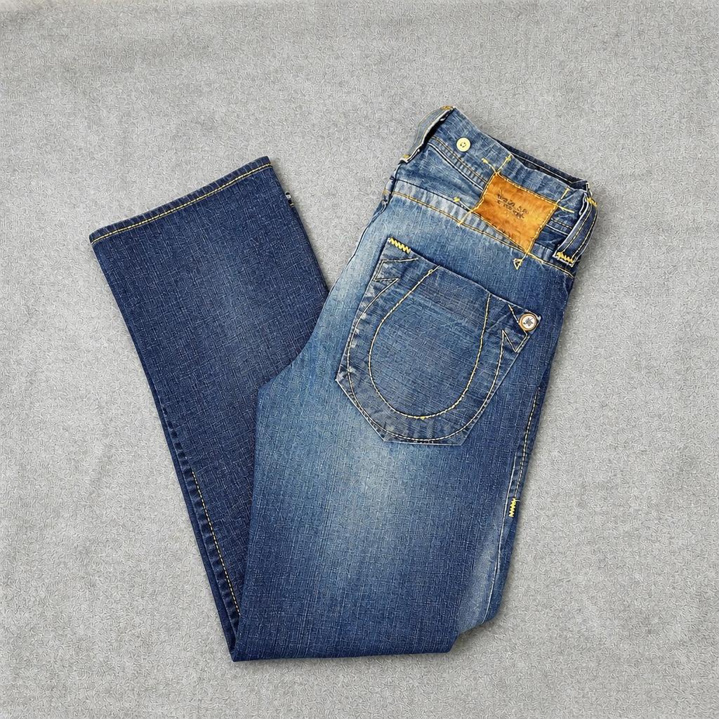 True Religion Men's Blue Distressed Jeans Waist 33 Inch Length 31 Inch