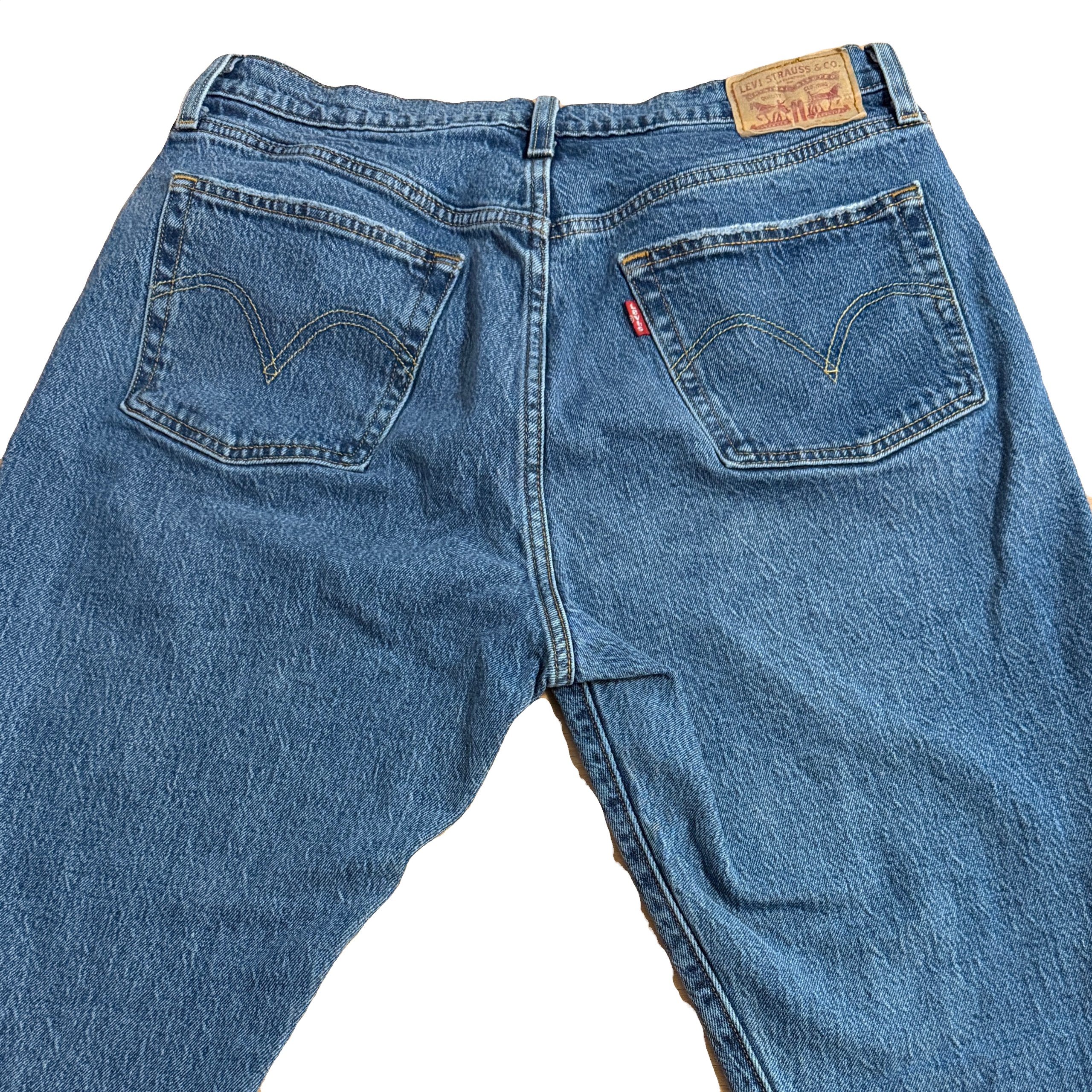 Levi’s 501 Women's Original Fit Jeans 32x28 (Tag 31x30) image 4