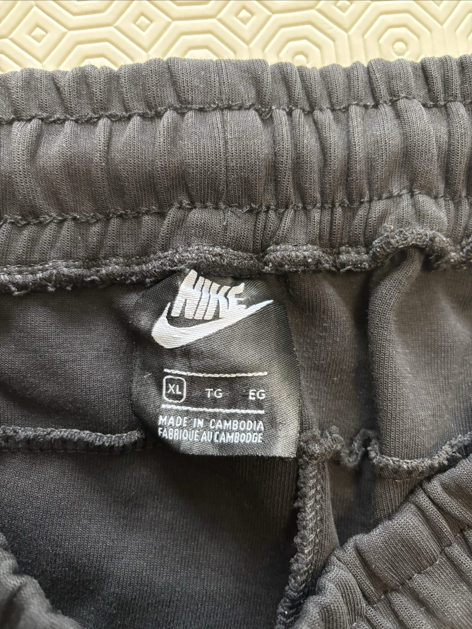 Nike Black youth XL Lightweight Fleece Joggers with Zip Pocket image 4