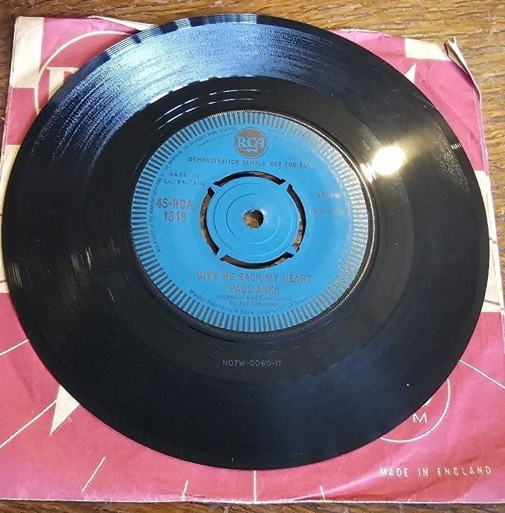 Paul Anka Esso Beso PROMO RCA 45 7" Vinyl Single 1318 image 2