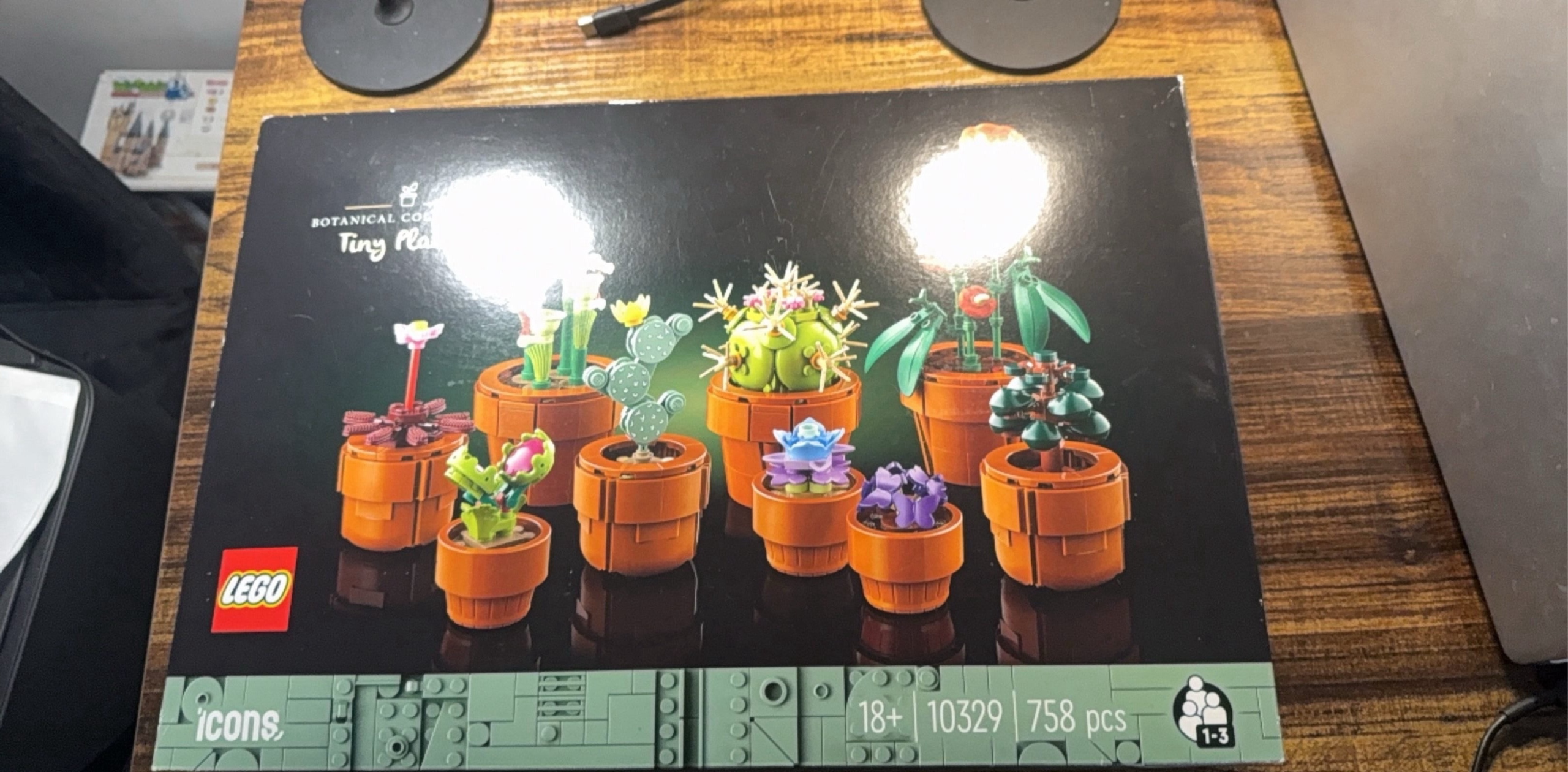 LEGO Botanical Collection Tiny Plants Building Set 758 pcs image 2