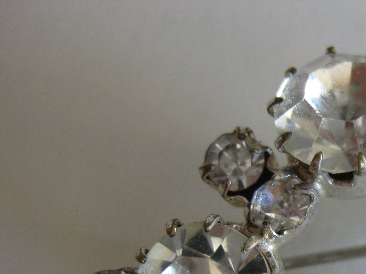 Clear Crystal Circle Brooch 5 cm Diameter Vintage Pin Jewel-Ja-3 image 10