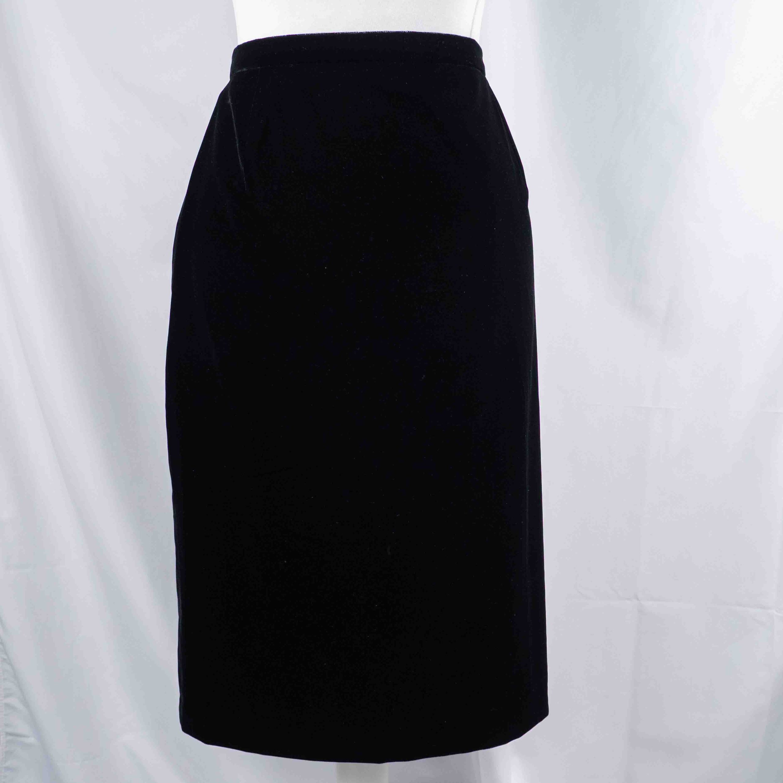 Marks & Spencer Black Velvet Skirt UK 16 Pre-Owned