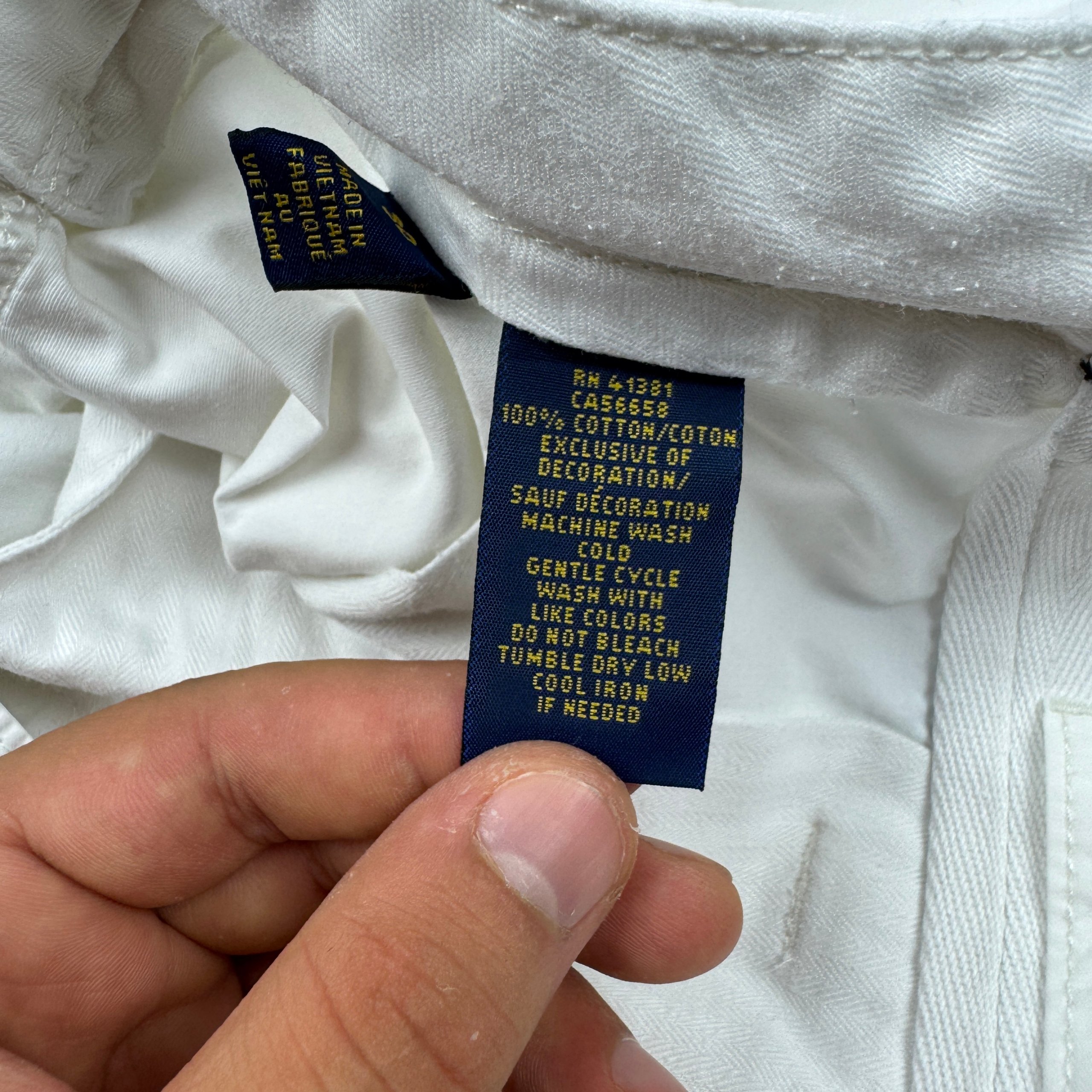 Men`s Polo Ralph Lauren White Cargo Shorts Size 30 image 9