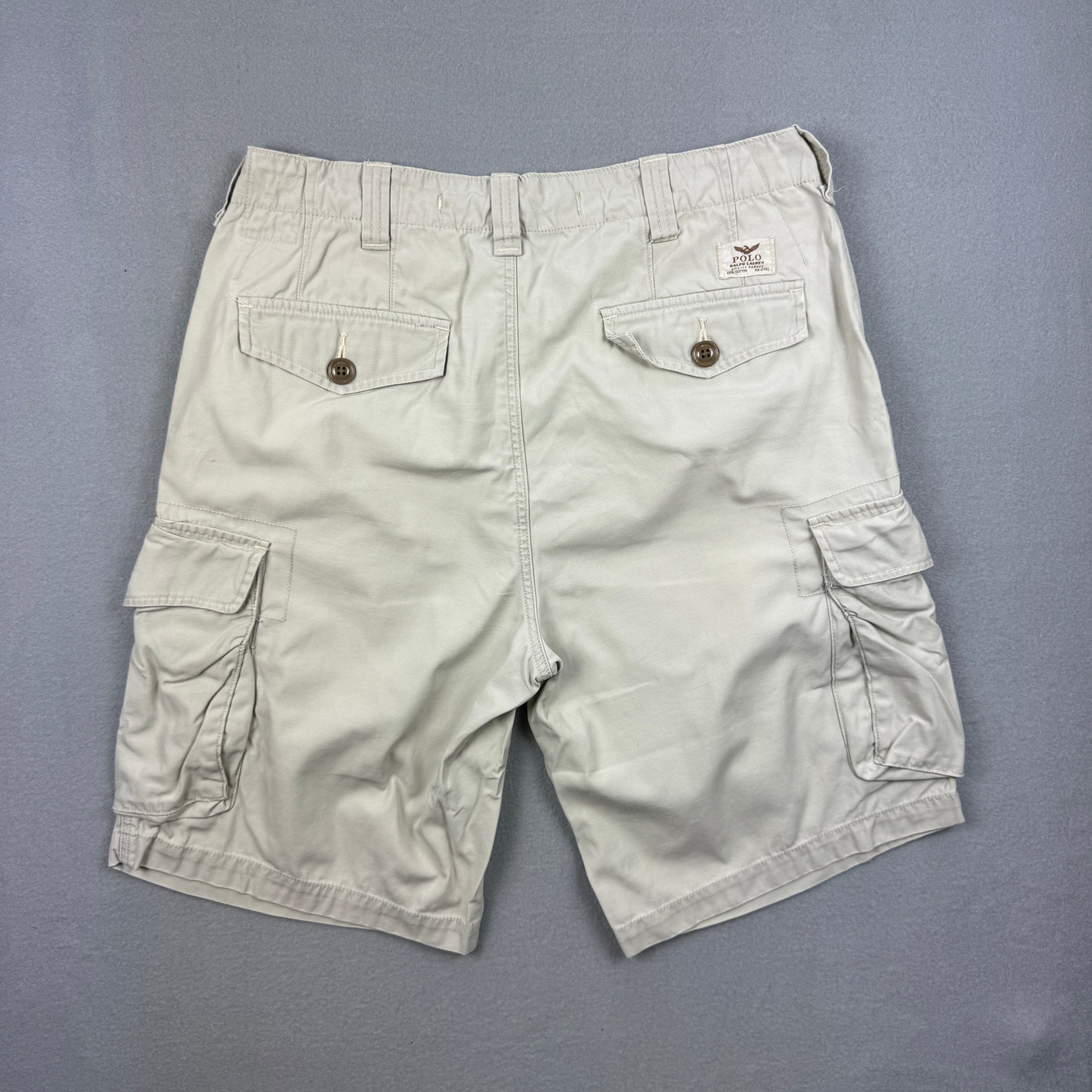 Men`s Polo Ralph Lauren Classic Fit Beige Cargo Shorts Size 32 image 2