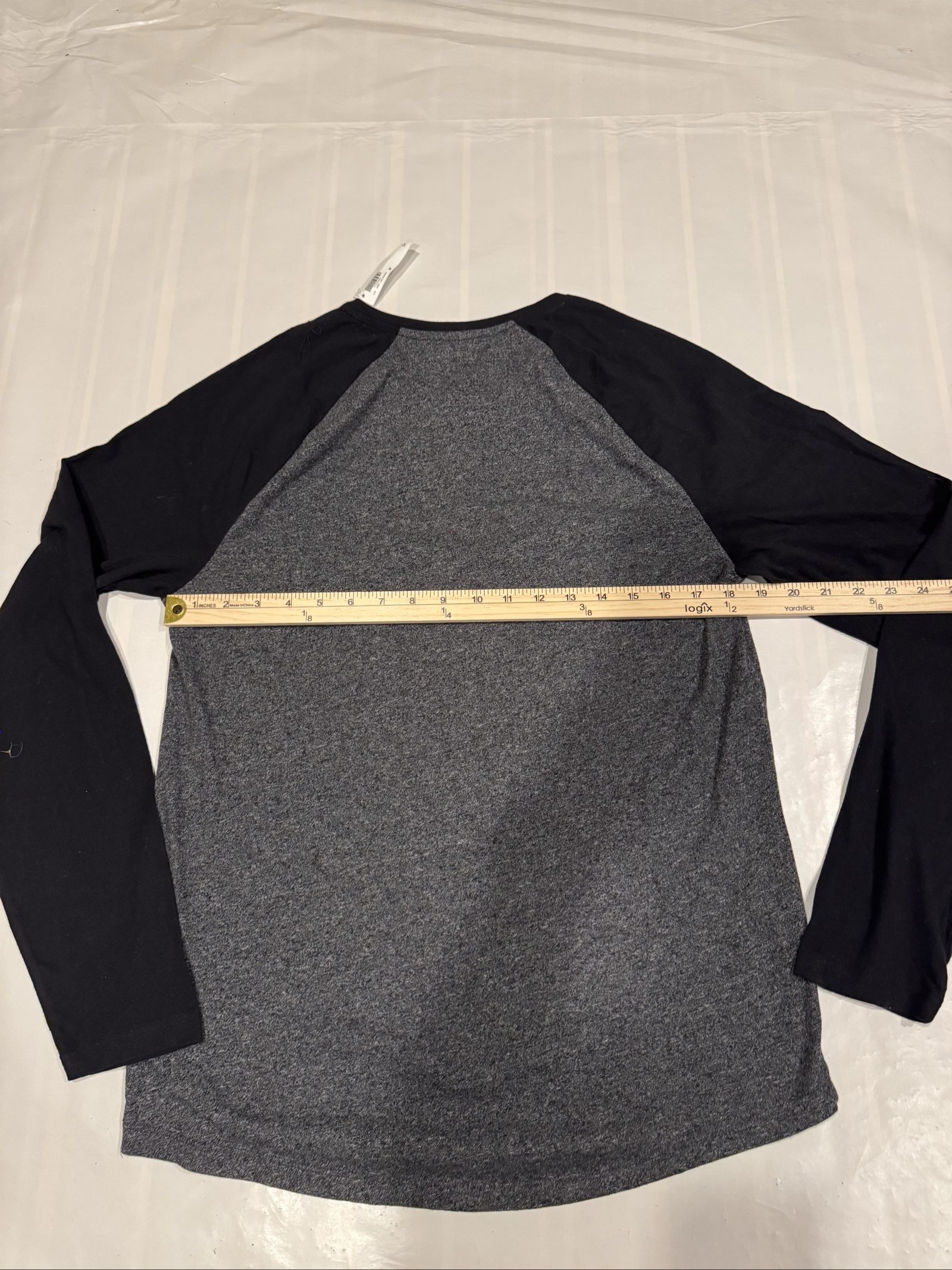 Men’s NWT Old Navy Men’s Henley Long Sleeve Shirt - Black/Gray - Medium image 7
