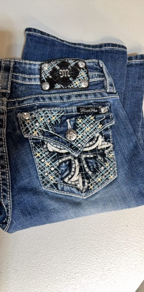 Miss Me Women's Blue Mid-Rise Bootcut Jeans 26 with Embroidered Pockets