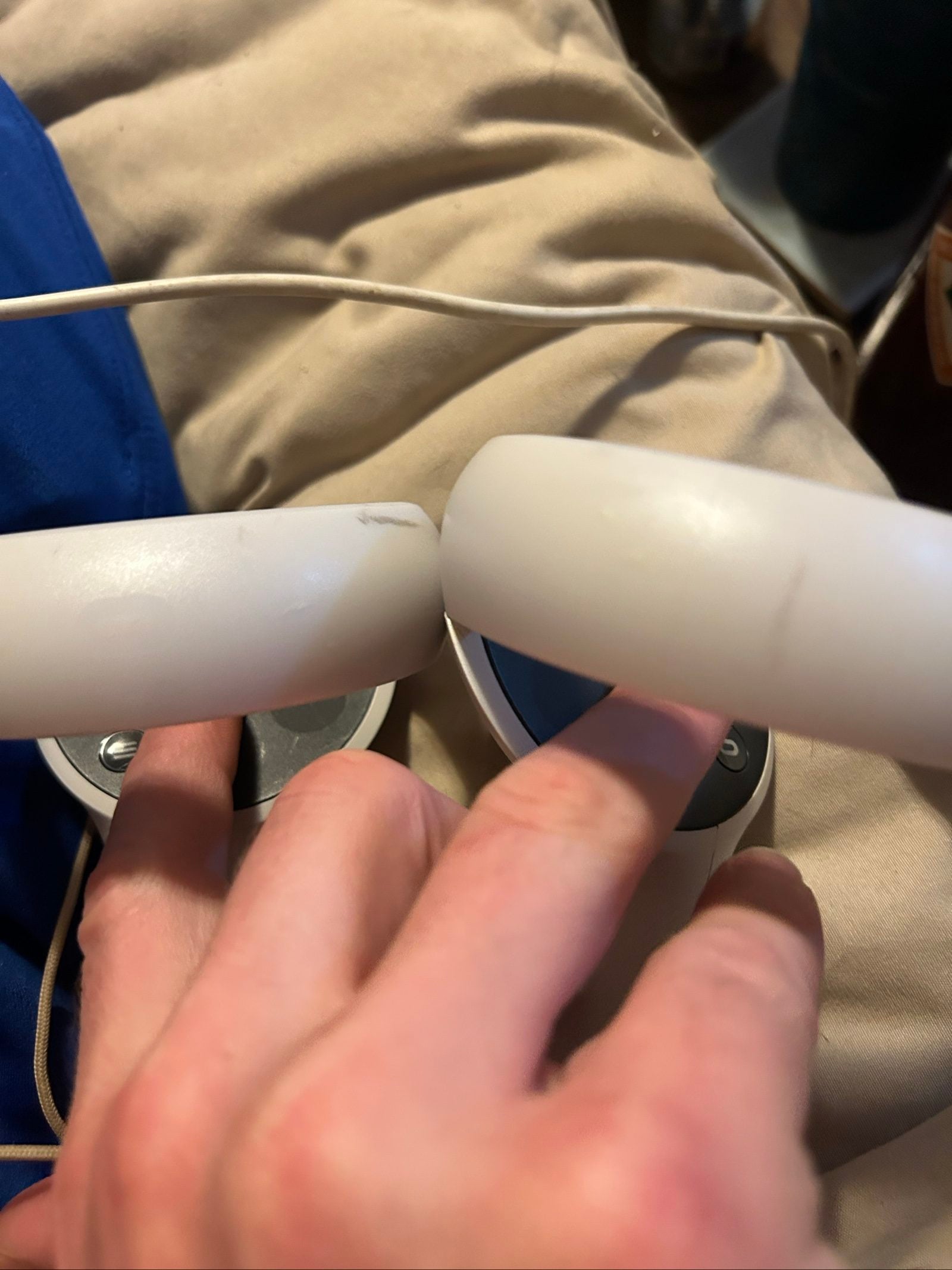 Meta Quest 2 White VR Headset with Controllers image 2