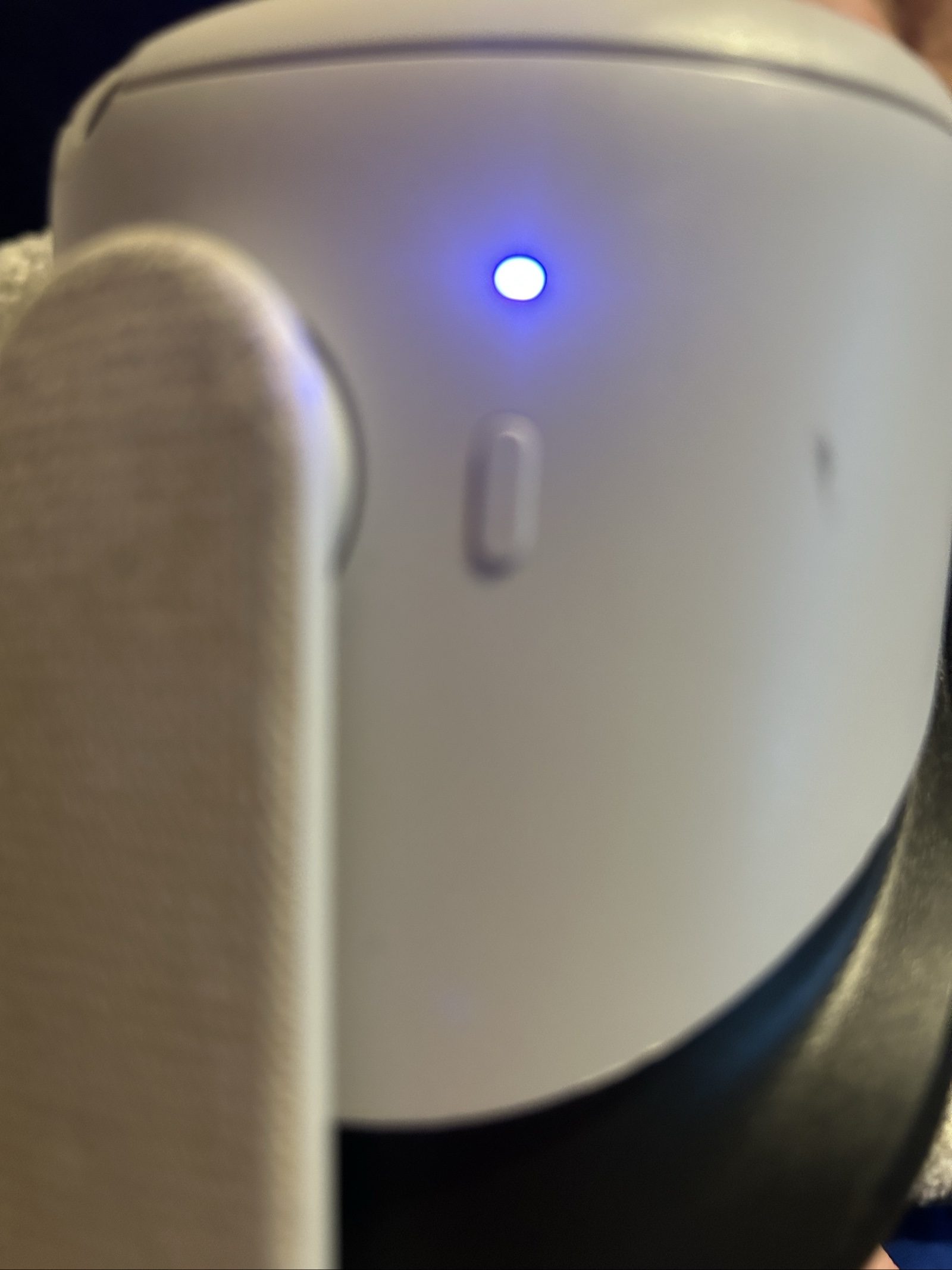 Meta Quest 2 White VR Headset with Controllers image 5