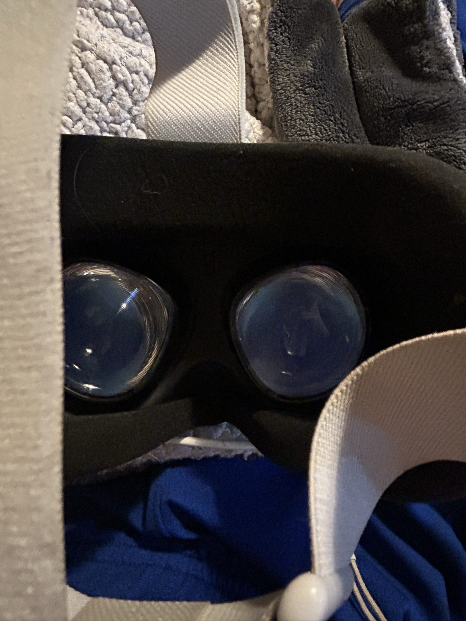 Meta Quest 2 White VR Headset with Controllers image 6