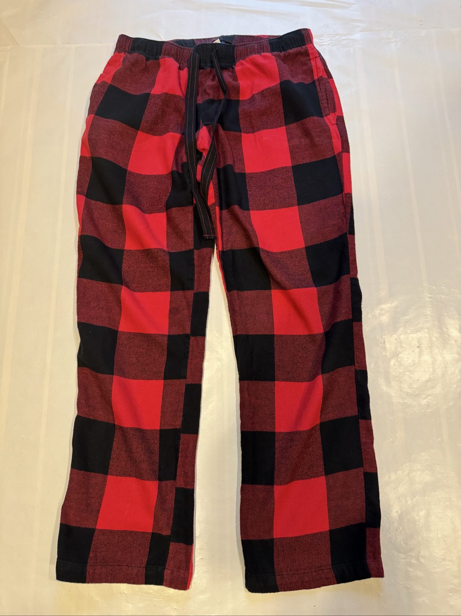 Hanes Men's Red & Black Plaid Flannel Lounge Pants Medium
