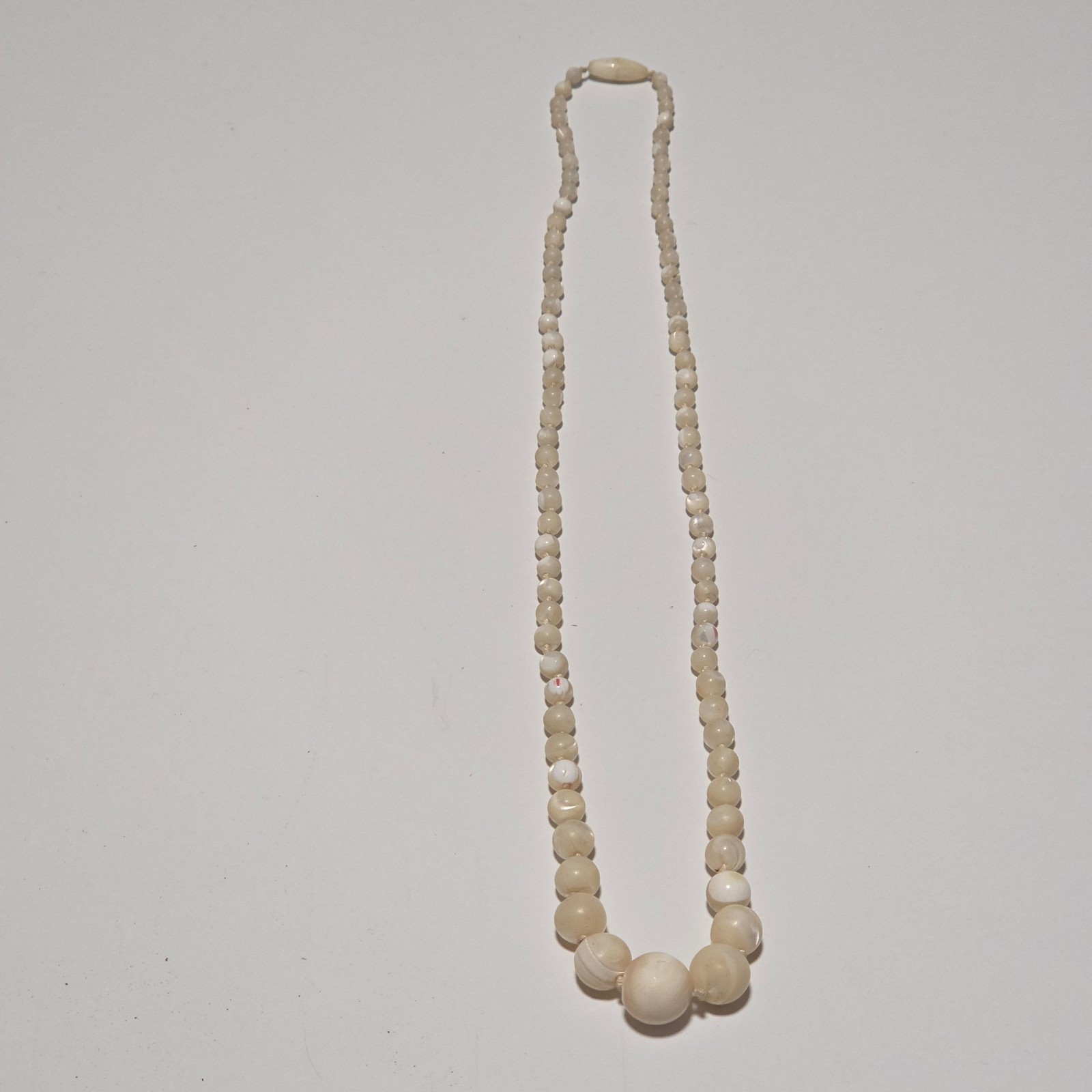 Vintage genuine mother of pearls necklace.b6 image 3