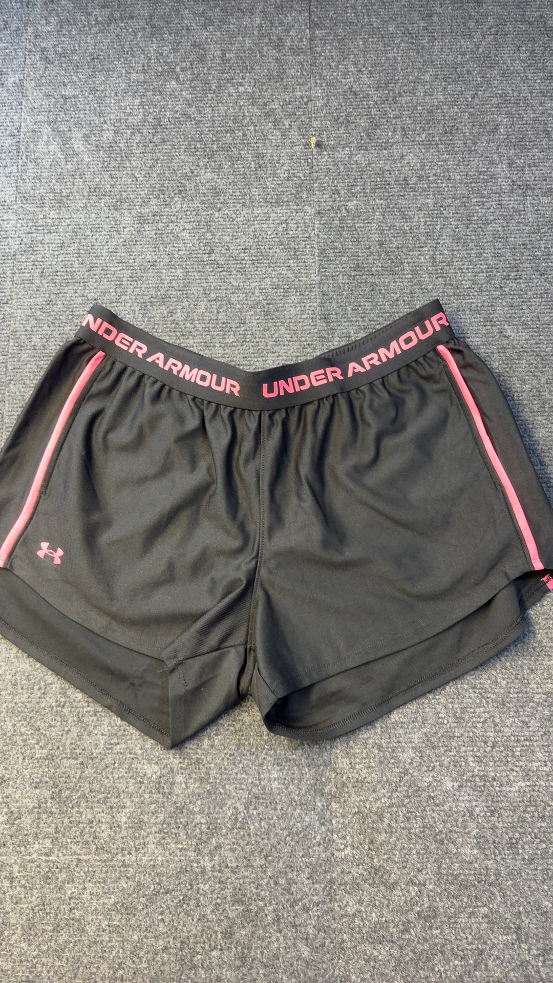 Under Armour Black & Pink Women's Play Up Shorts Medium 12 excellent condition