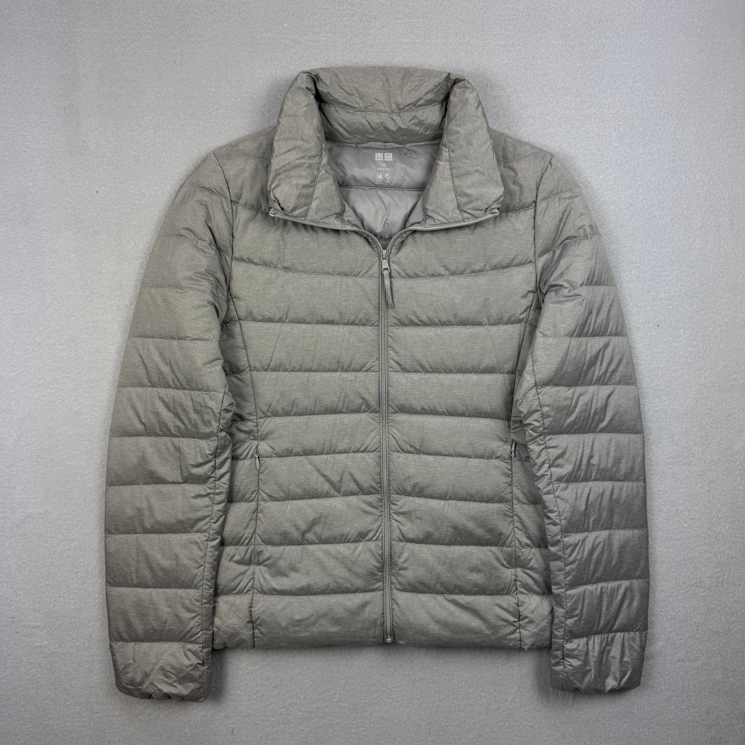 Women`s Uniqlo Grey Packable Down Jacket Lightweight Warm Size XS