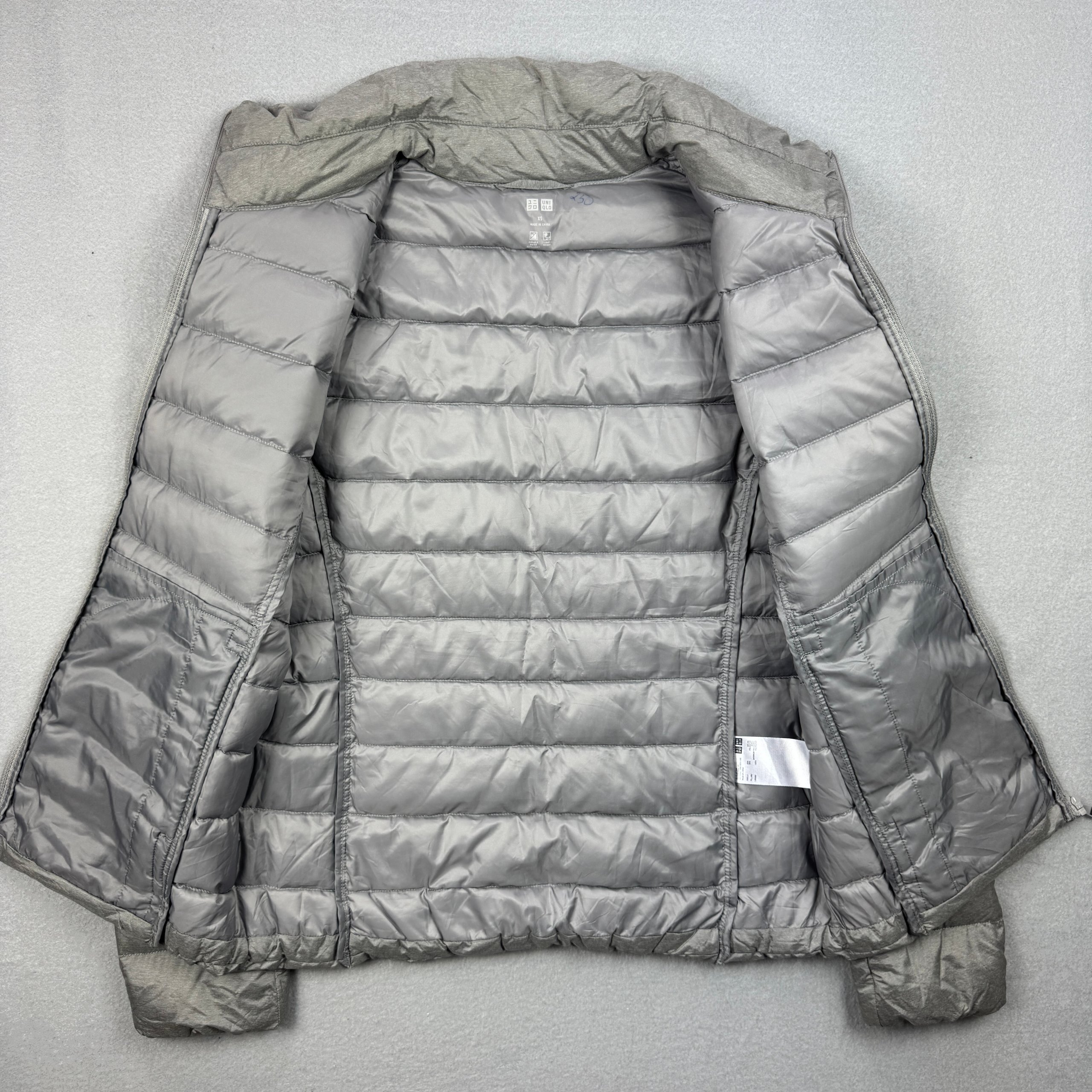 Women`s Uniqlo Grey Packable Down Jacket Lightweight Warm Size XS image 6