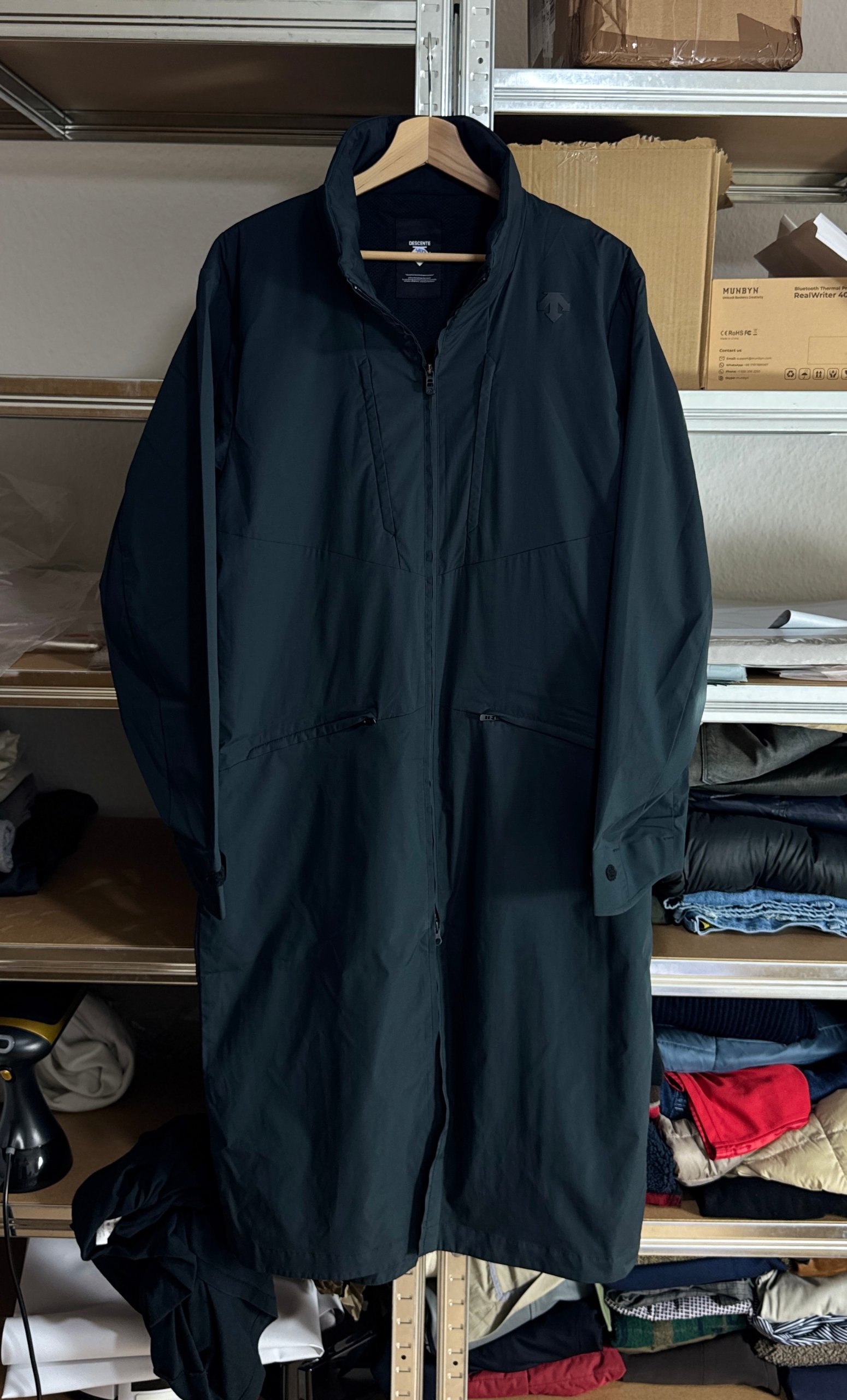 Descente Techwear Black Long Coat Men's Large Water-Resistant Size L